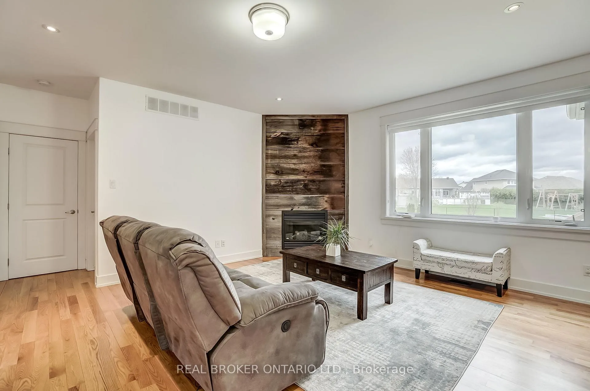 Photo 15 of 6237 Perth Street, Ottawa, Richmond — HOMEH