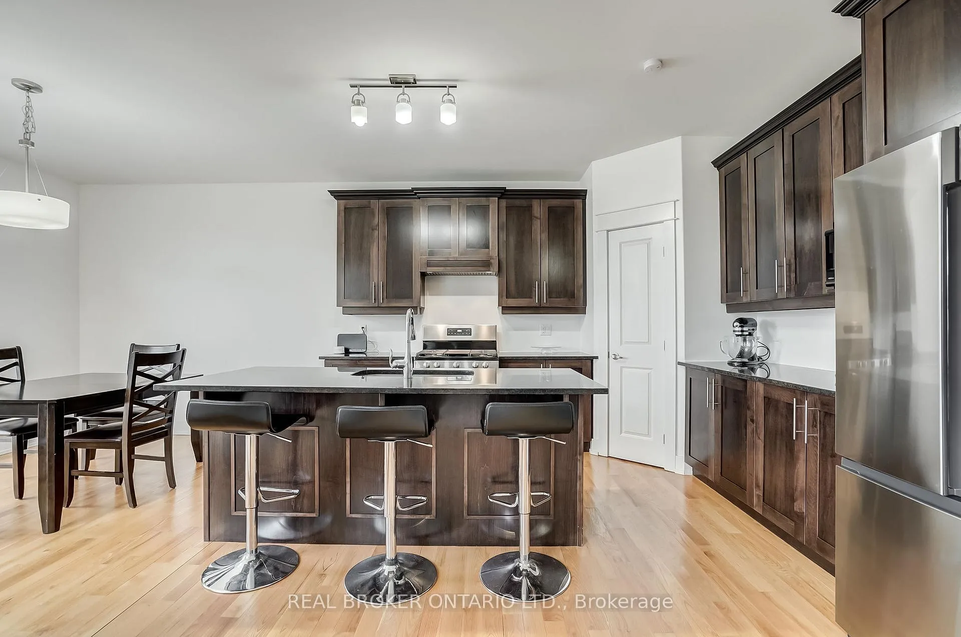 Photo 18 of 6237 Perth Street, Ottawa, Richmond — HOMEH