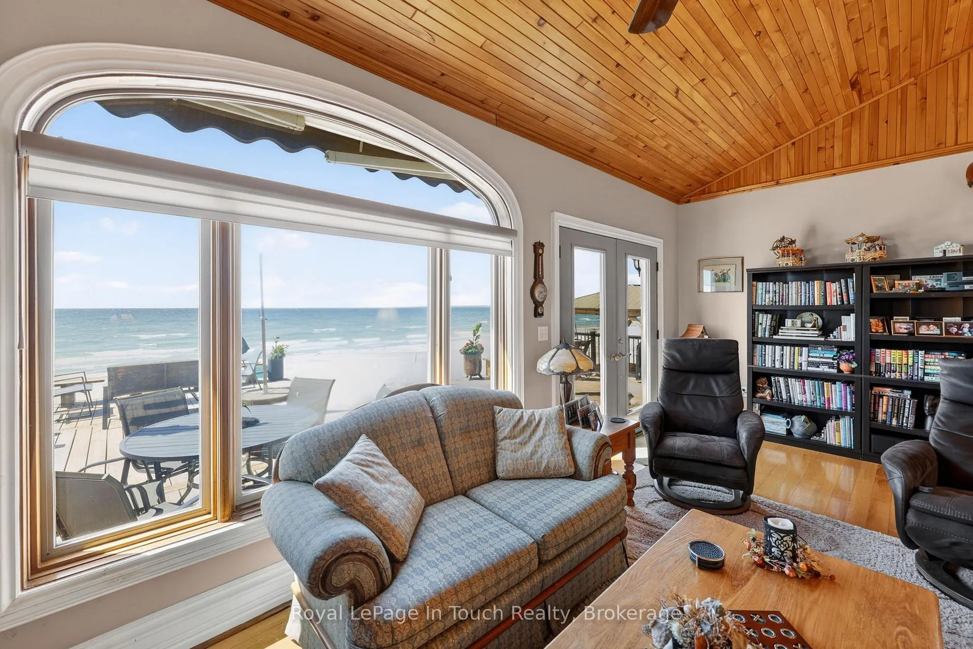 Photo 11 of 1092 Tiny Beaches Road S, Tiny, Rural Tiny — HOMEH