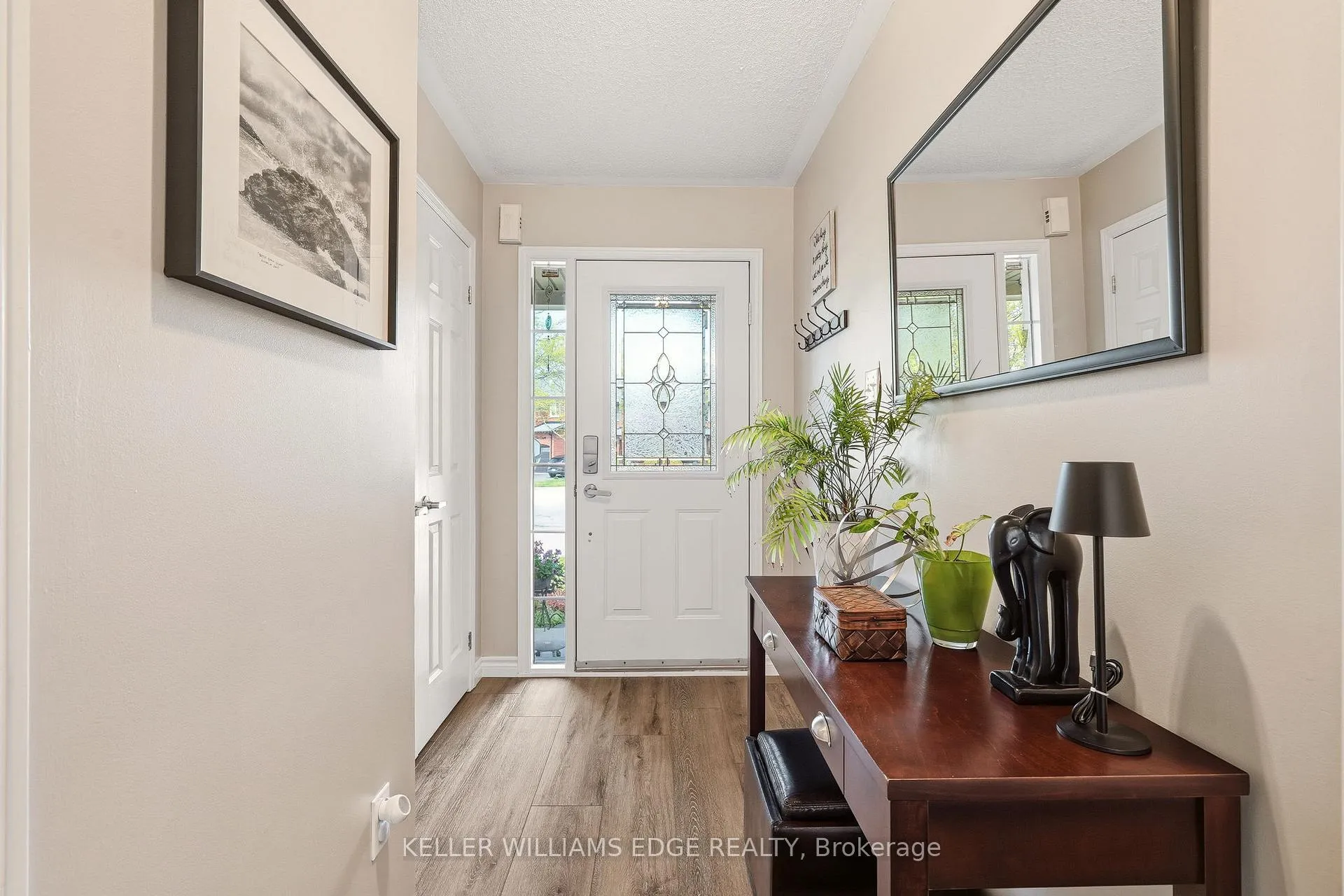 Photo 4 of 5114 Tree Court, Burlington, Uptown — HOMEH