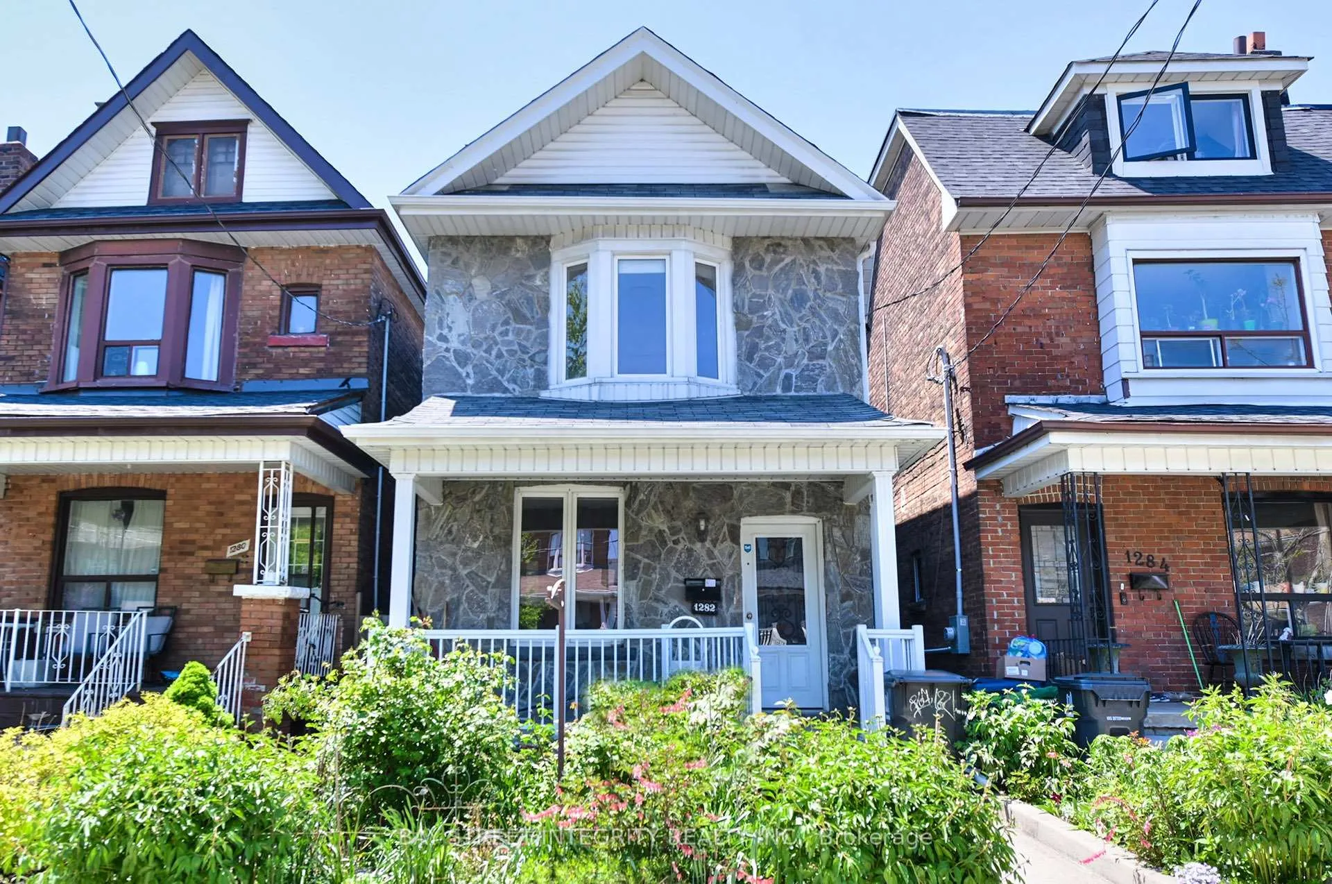 Front of 1282 Lansdowne Avenue