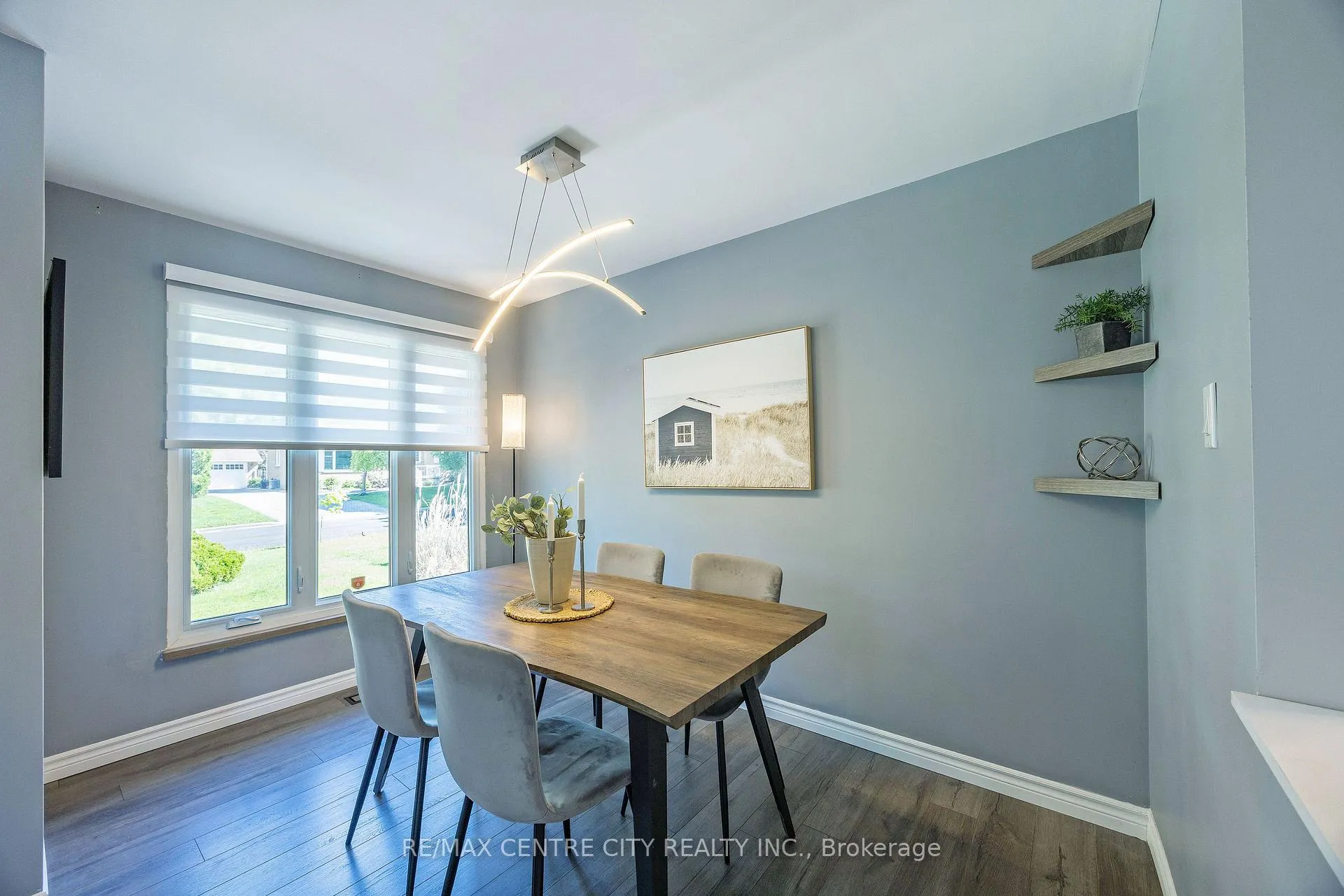Photo 7 of 309 Panorama Crescent, London, South J — HOMEH