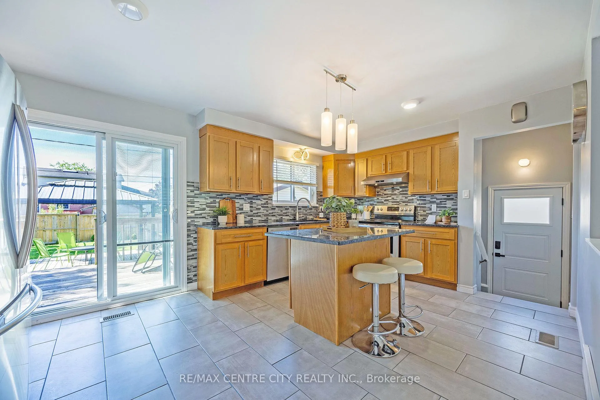 Photo 9 of 309 Panorama Crescent, London, South J — HOMEH