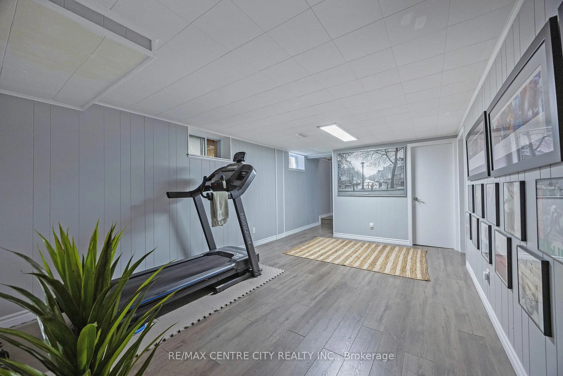 Photo 19 of 309 Panorama Crescent, London, South J — HOMEH