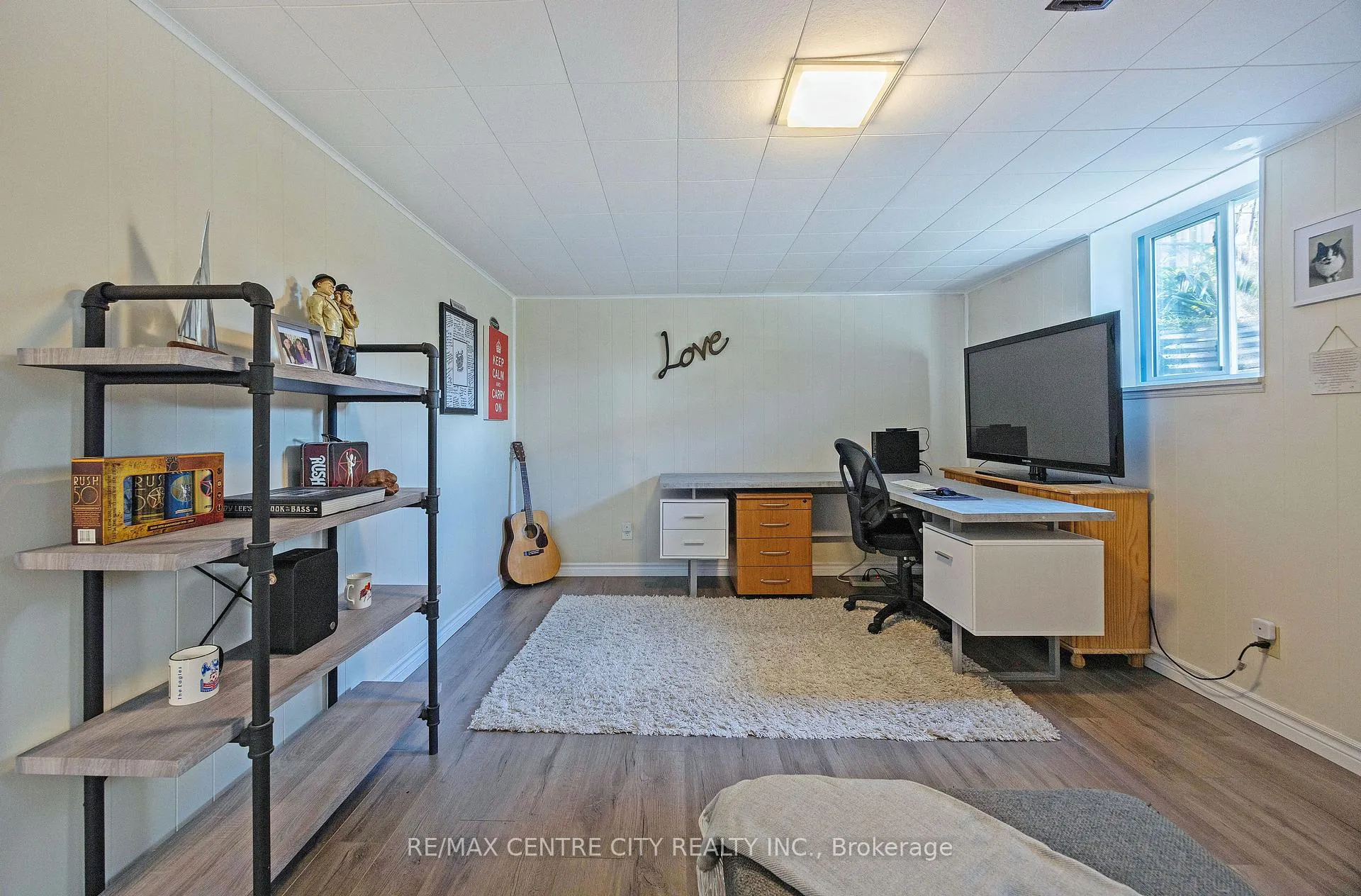 Photo 23 of 309 Panorama Crescent, London, South J — HOMEH