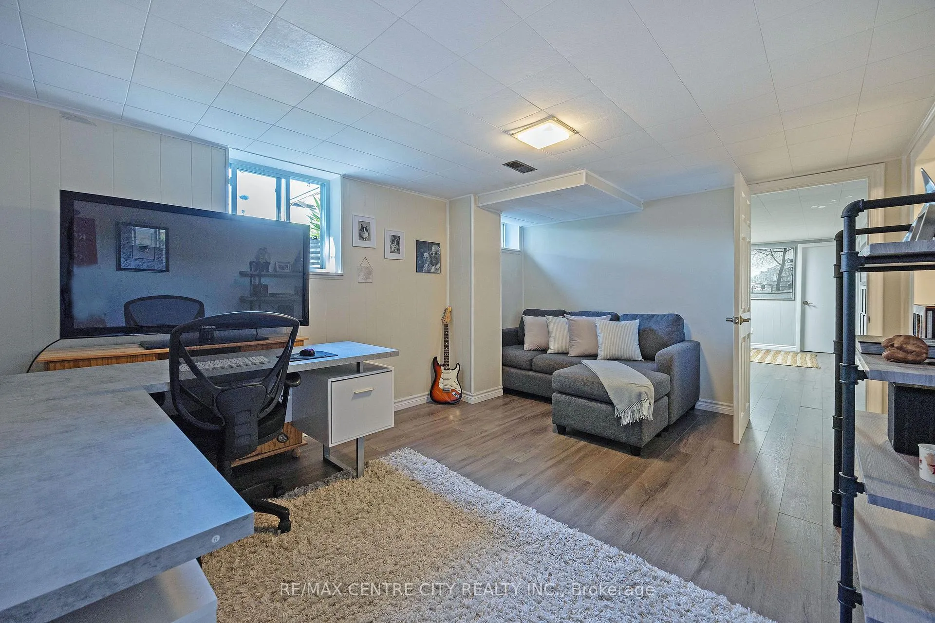 Photo 24 of 309 Panorama Crescent, London, South J — HOMEH
