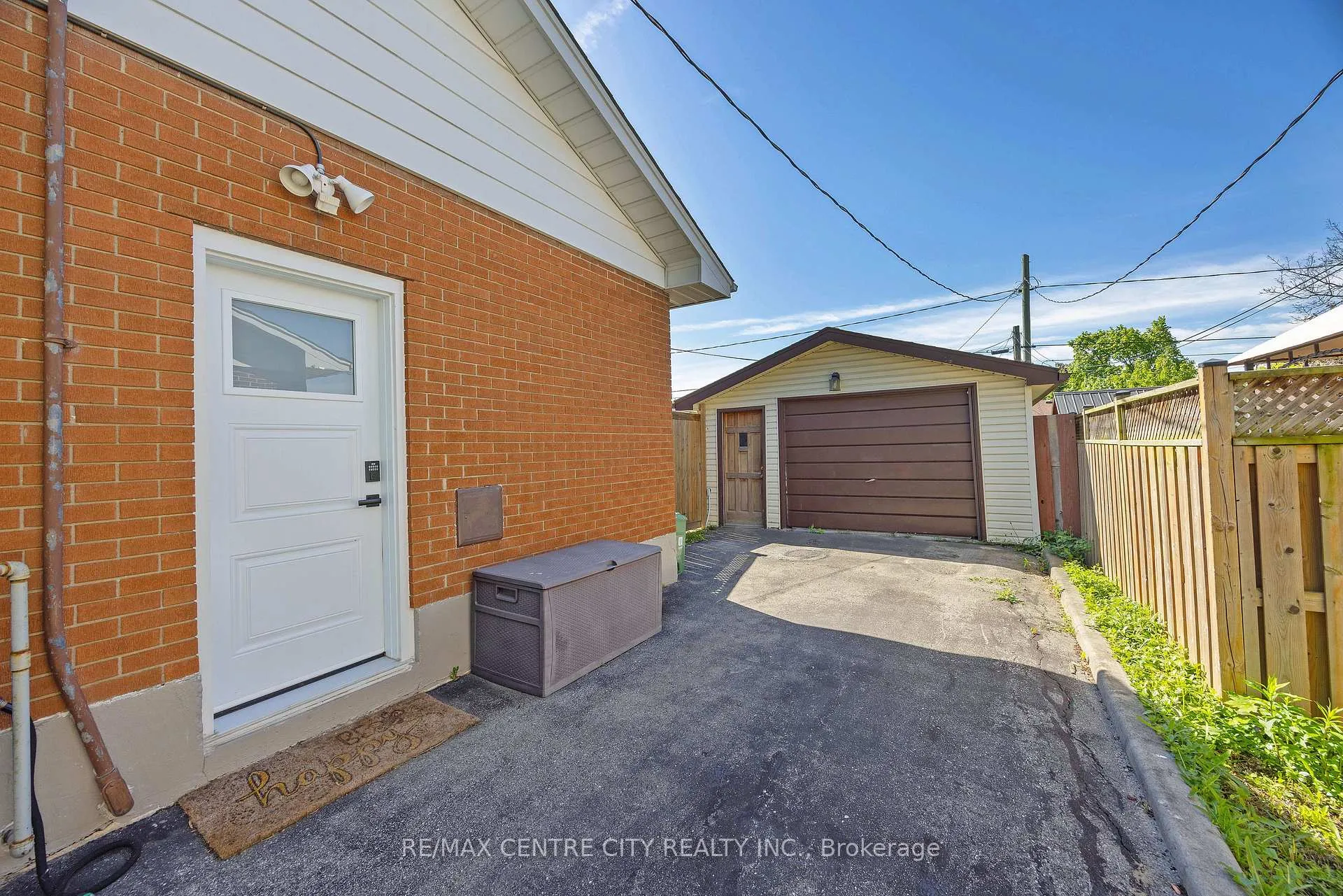 Photo 35 of 309 Panorama Crescent, London, South J — HOMEH