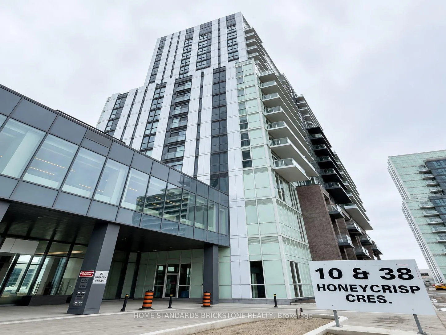 Photo 1 of Unit 2007, 38 Honeycrisp Crescent, Vaughan, Vaughan Corporate Centre — HOMEH