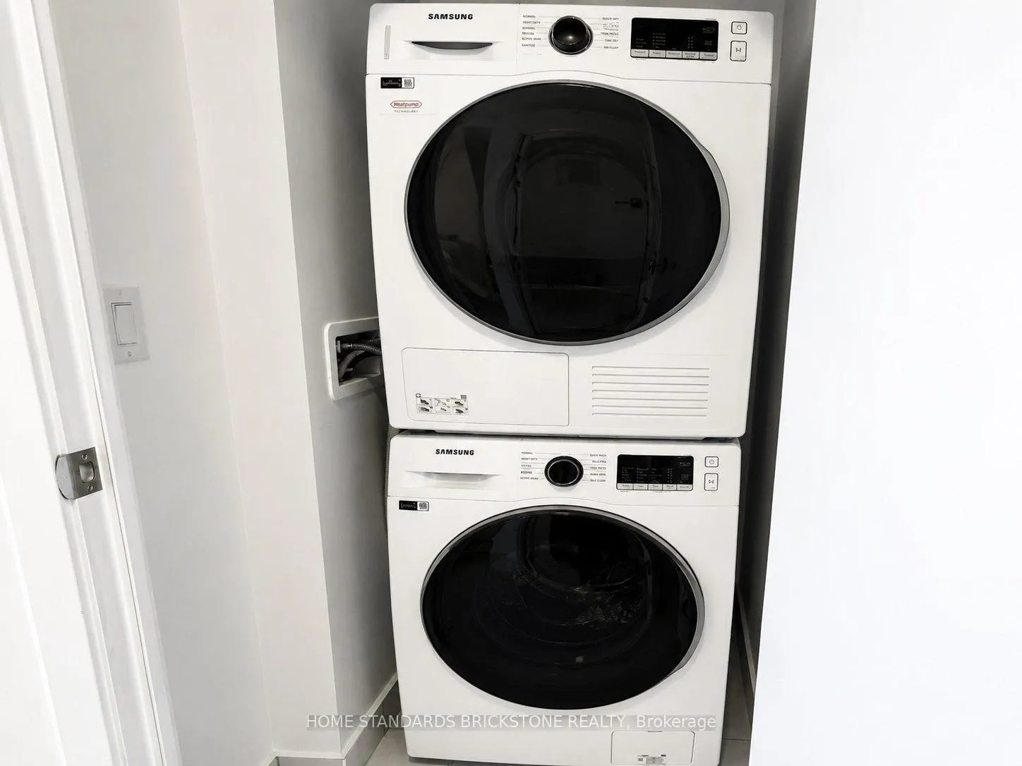 Photo 9 of Unit 2007, 38 Honeycrisp Crescent, Vaughan, Vaughan Corporate Centre — HOMEH