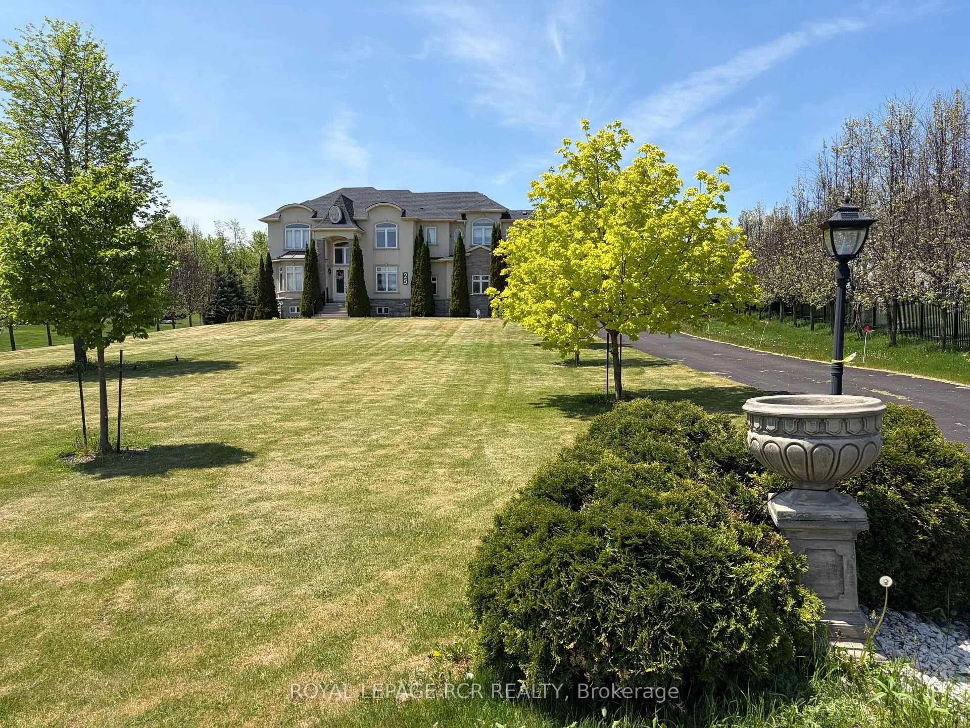 Photo 3 of 25 Brookhaven Crescent, East Garafraxa, Rural East Garafraxa — HOMEH