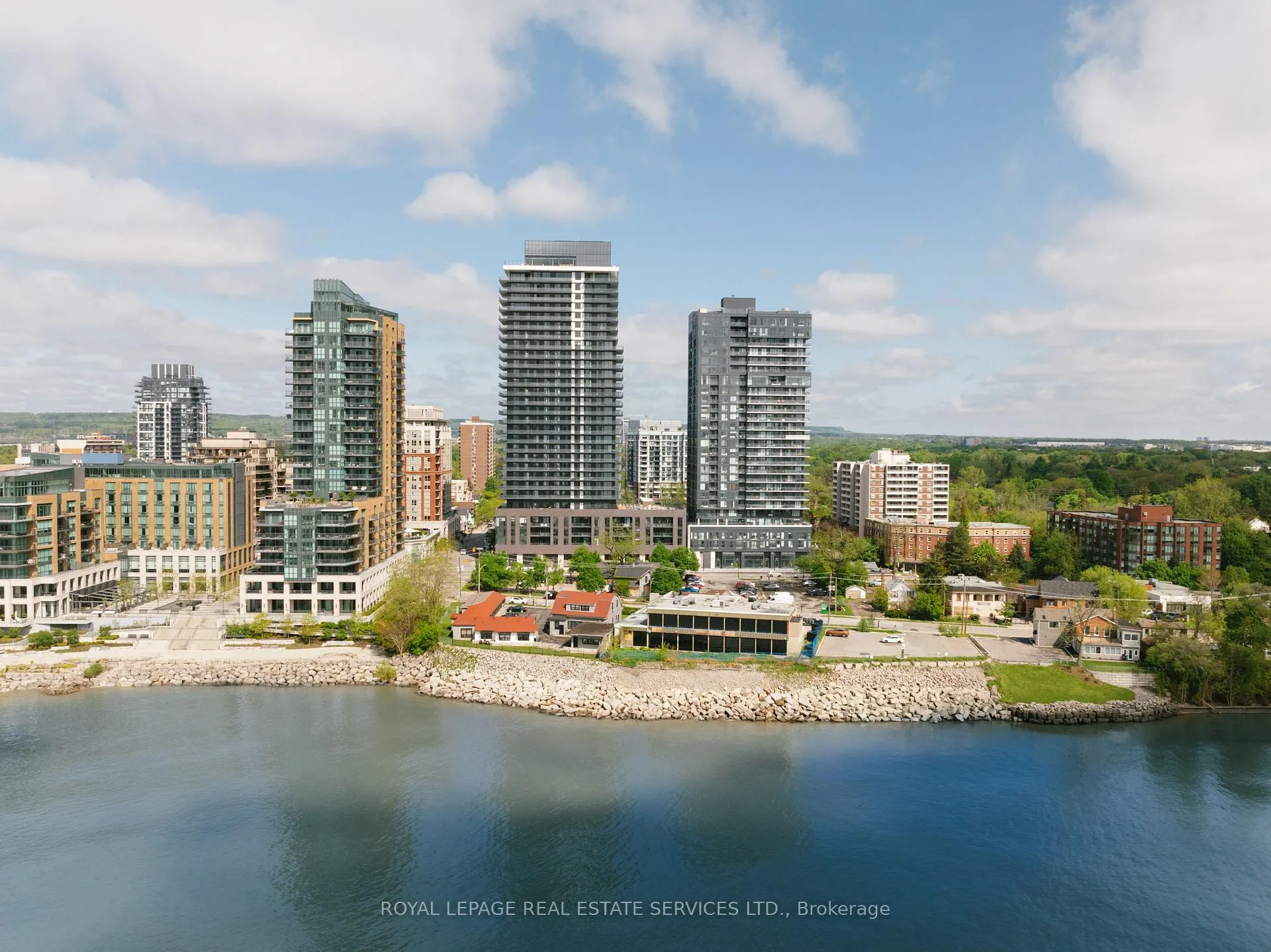 Front of Unit 711, 2075 Lakeshore Road