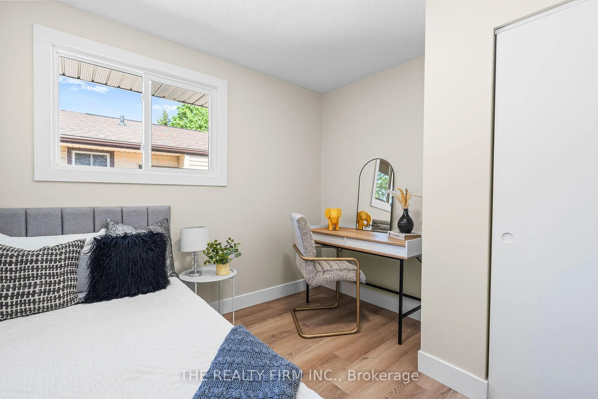 Photo 17 of 51 Patience Crescent, London, South X — HOMEH