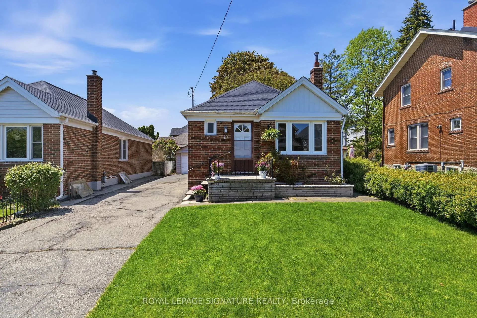 Photo 1 of 20 Aldgate Avenue, Etobicoke, Stonegate-Queensway — HOMEH