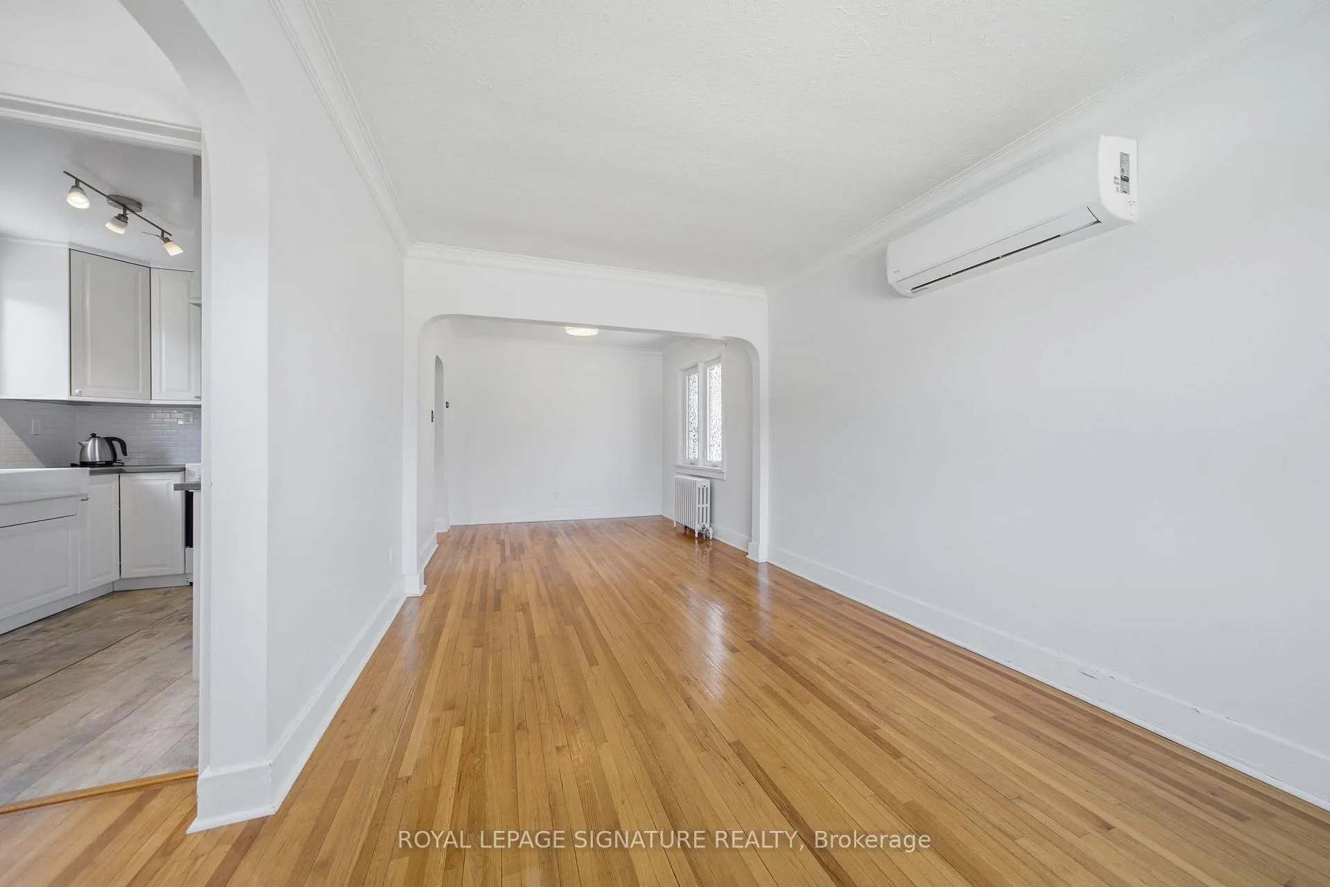Photo 10 of 20 Aldgate Avenue, Etobicoke, Stonegate-Queensway — HOMEH