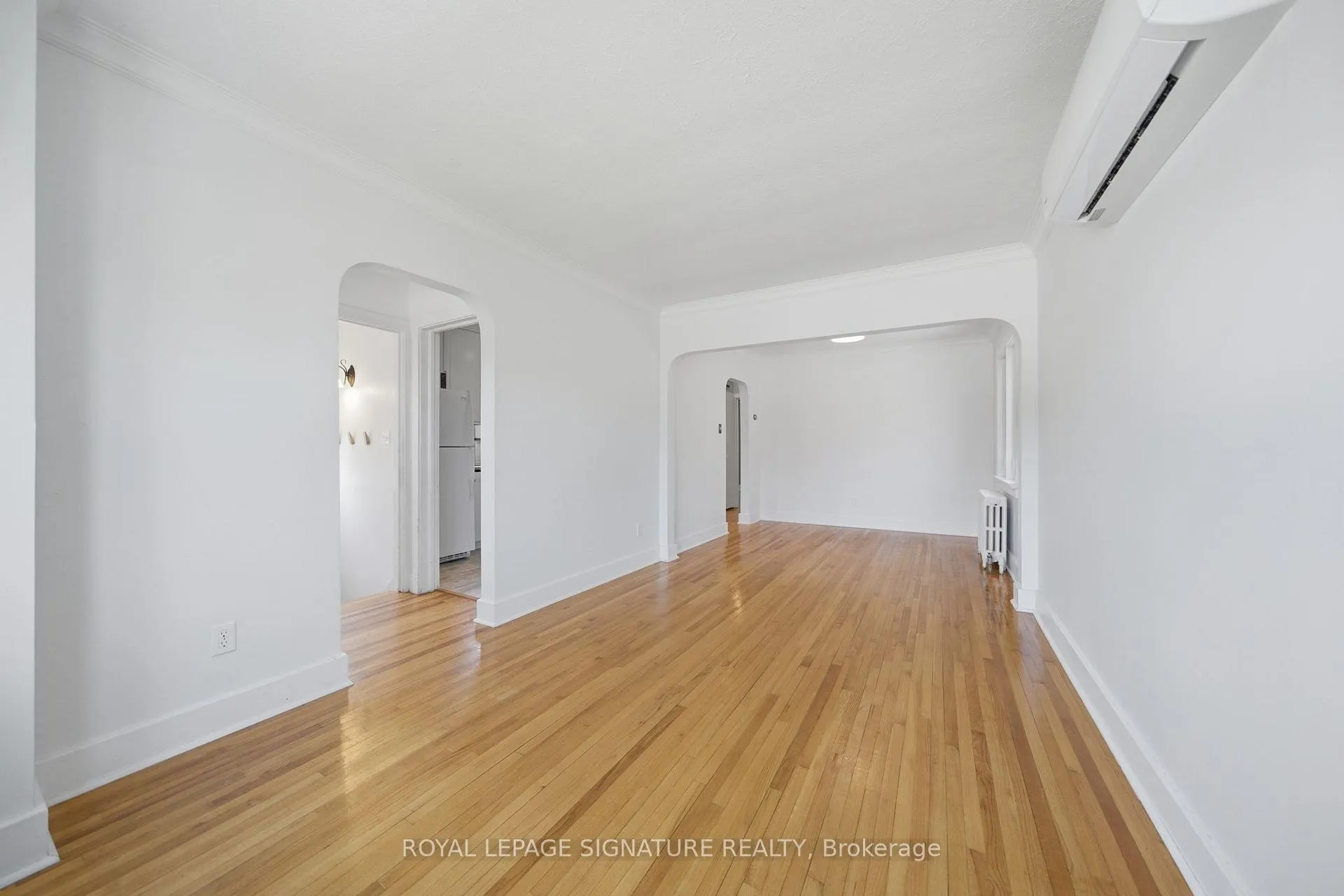 Photo 11 of 20 Aldgate Avenue, Etobicoke, Stonegate-Queensway — HOMEH