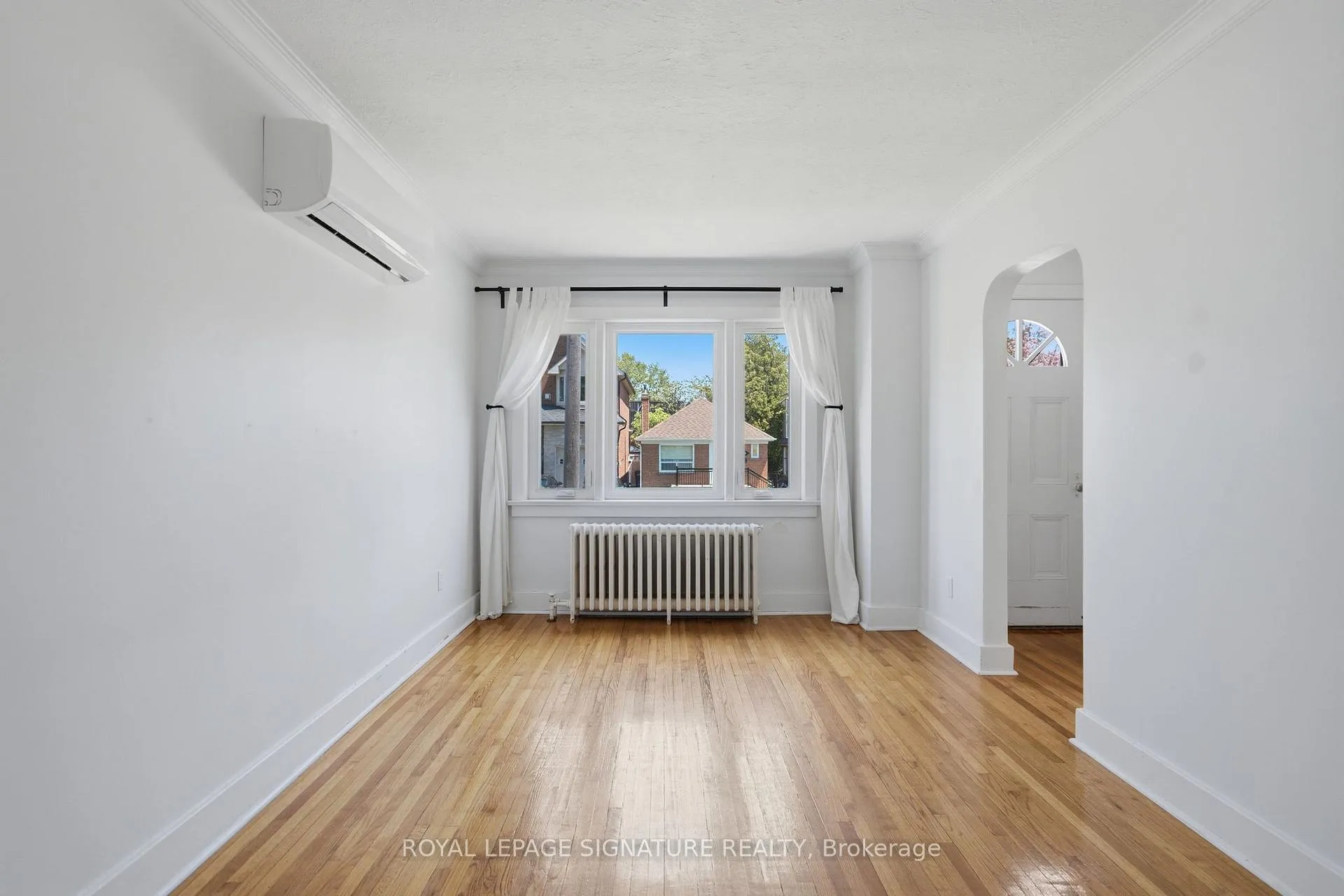 Photo 12 of 20 Aldgate Avenue, Etobicoke, Stonegate-Queensway — HOMEH
