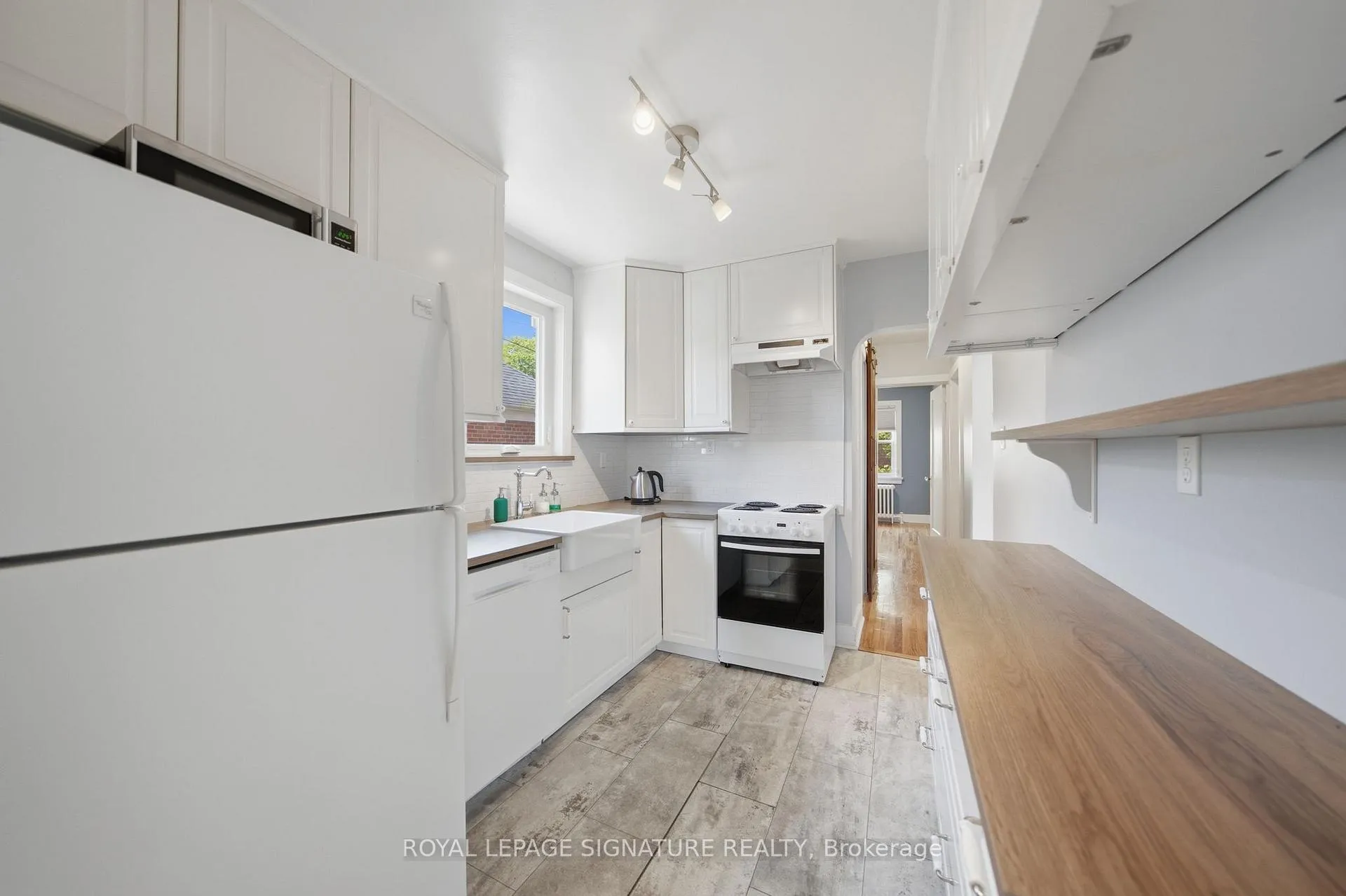 Photo 17 of 20 Aldgate Avenue, Etobicoke, Stonegate-Queensway — HOMEH