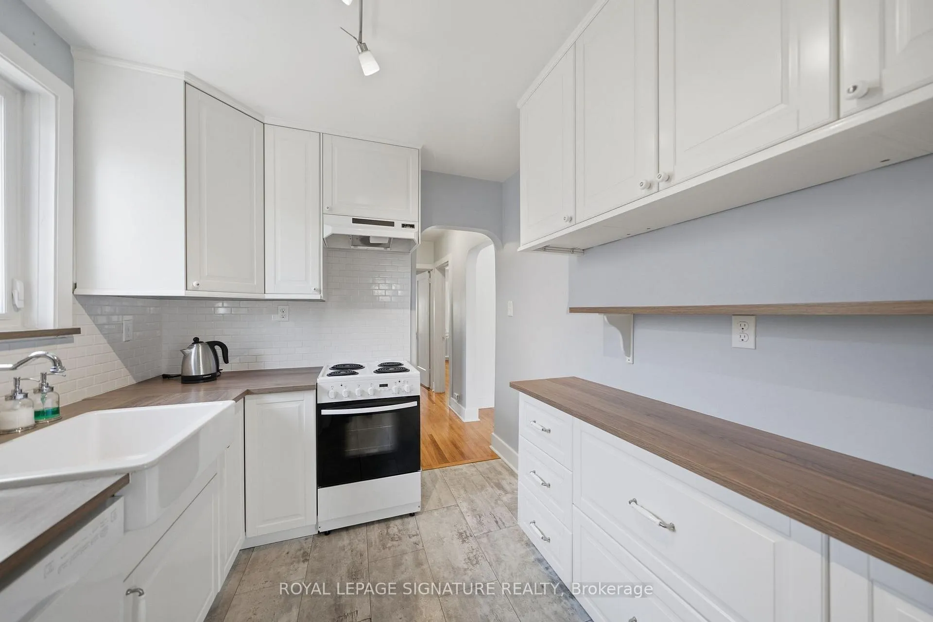 Photo 18 of 20 Aldgate Avenue, Etobicoke, Stonegate-Queensway — HOMEH