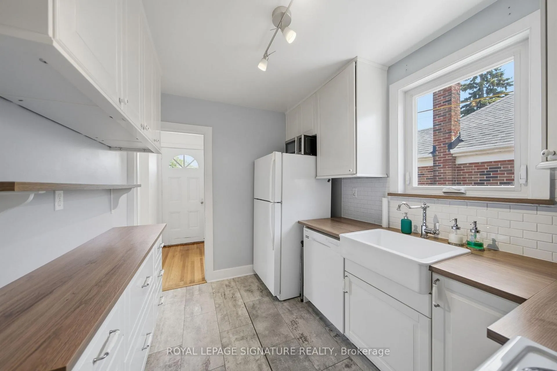Photo 20 of 20 Aldgate Avenue, Etobicoke, Stonegate-Queensway — HOMEH
