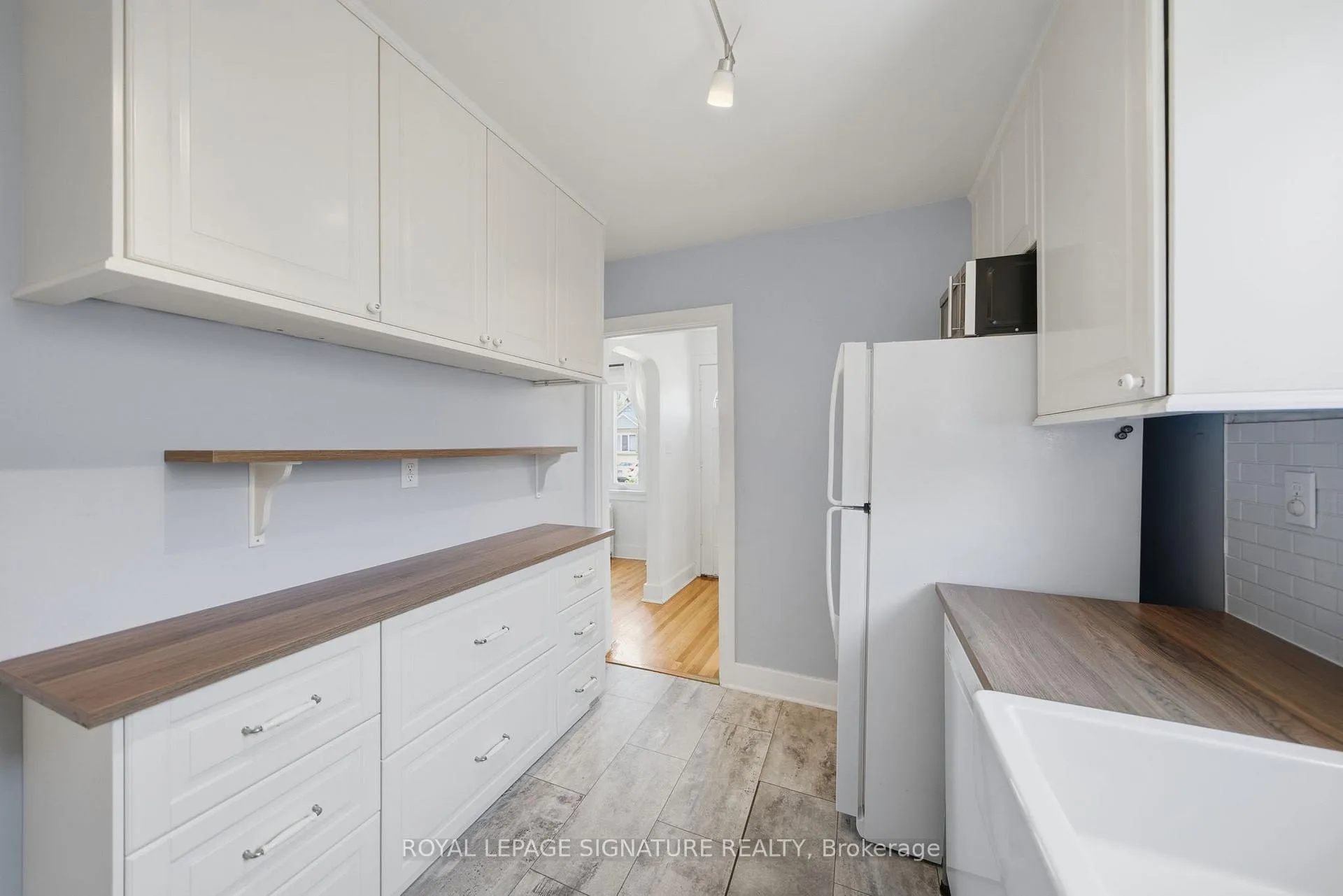 Photo 21 of 20 Aldgate Avenue, Etobicoke, Stonegate-Queensway — HOMEH