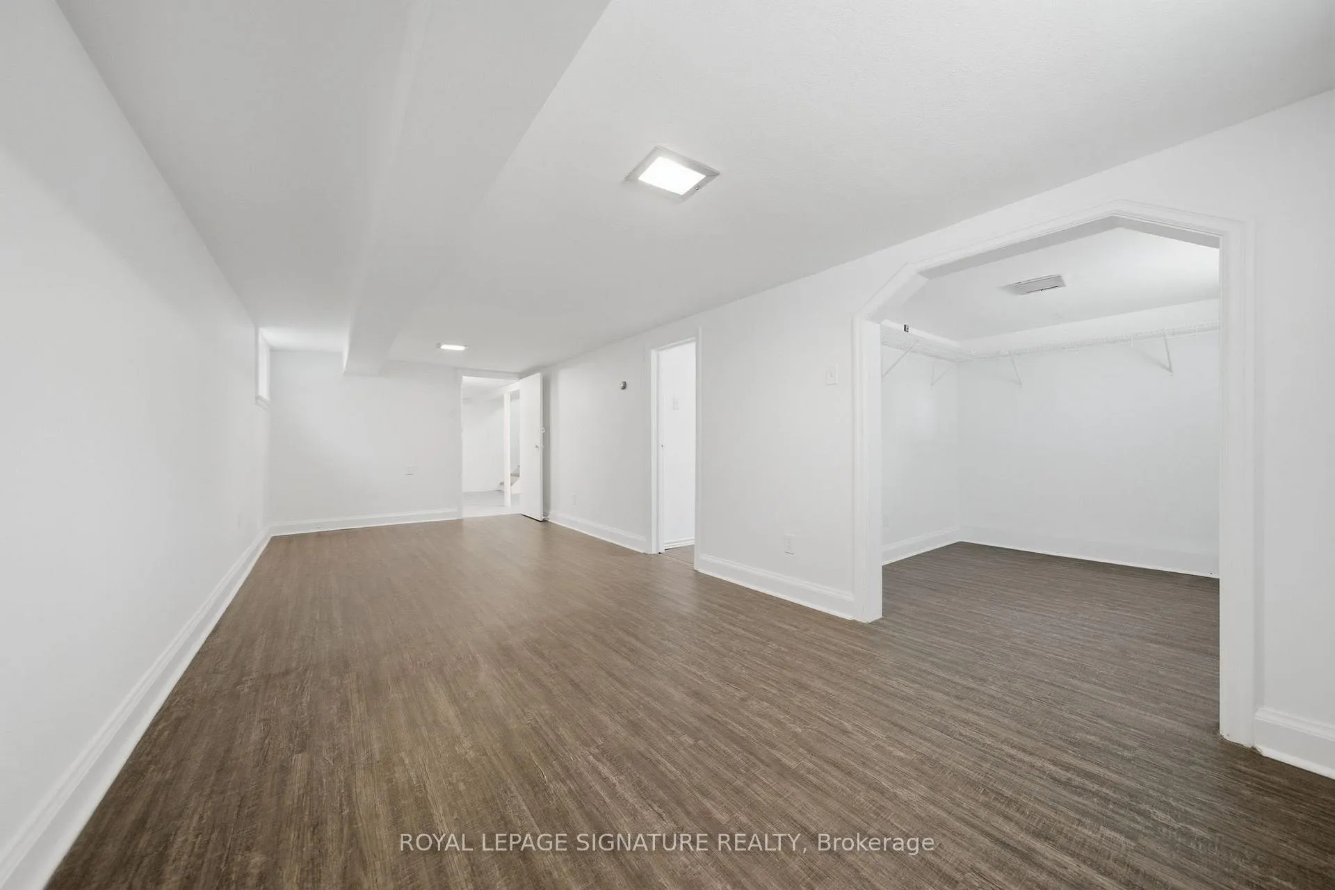 Photo 40 of 20 Aldgate Avenue, Etobicoke, Stonegate-Queensway — HOMEH
