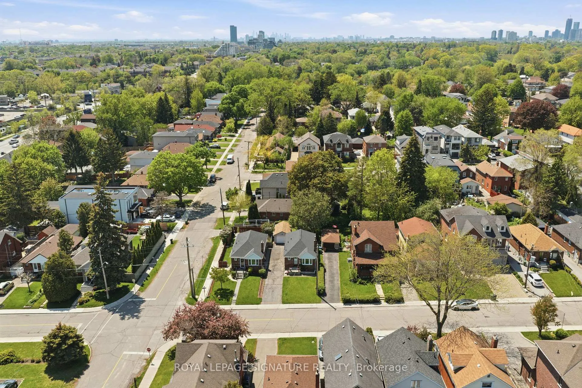 Photo 48 of 20 Aldgate Avenue, Etobicoke, Stonegate-Queensway — HOMEH