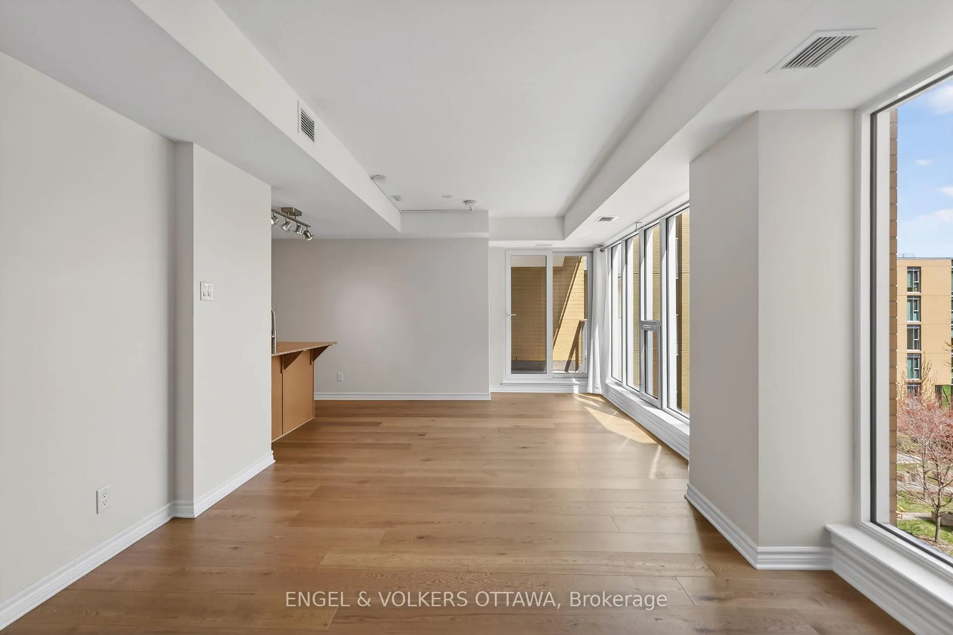 Photo 4 of Unit 521, 250 Lett Street, Ottawa, West Centre Town — HOMEH