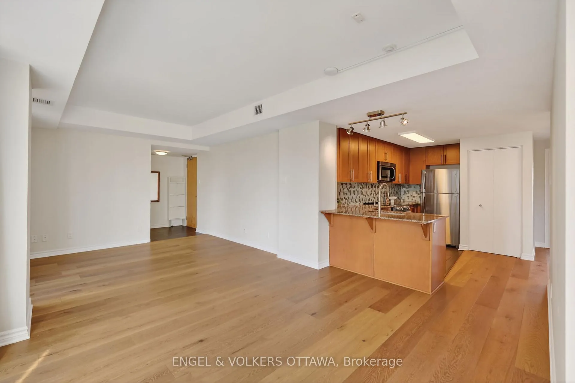 Photo 5 of Unit 521, 250 Lett Street, Ottawa, West Centre Town — HOMEH