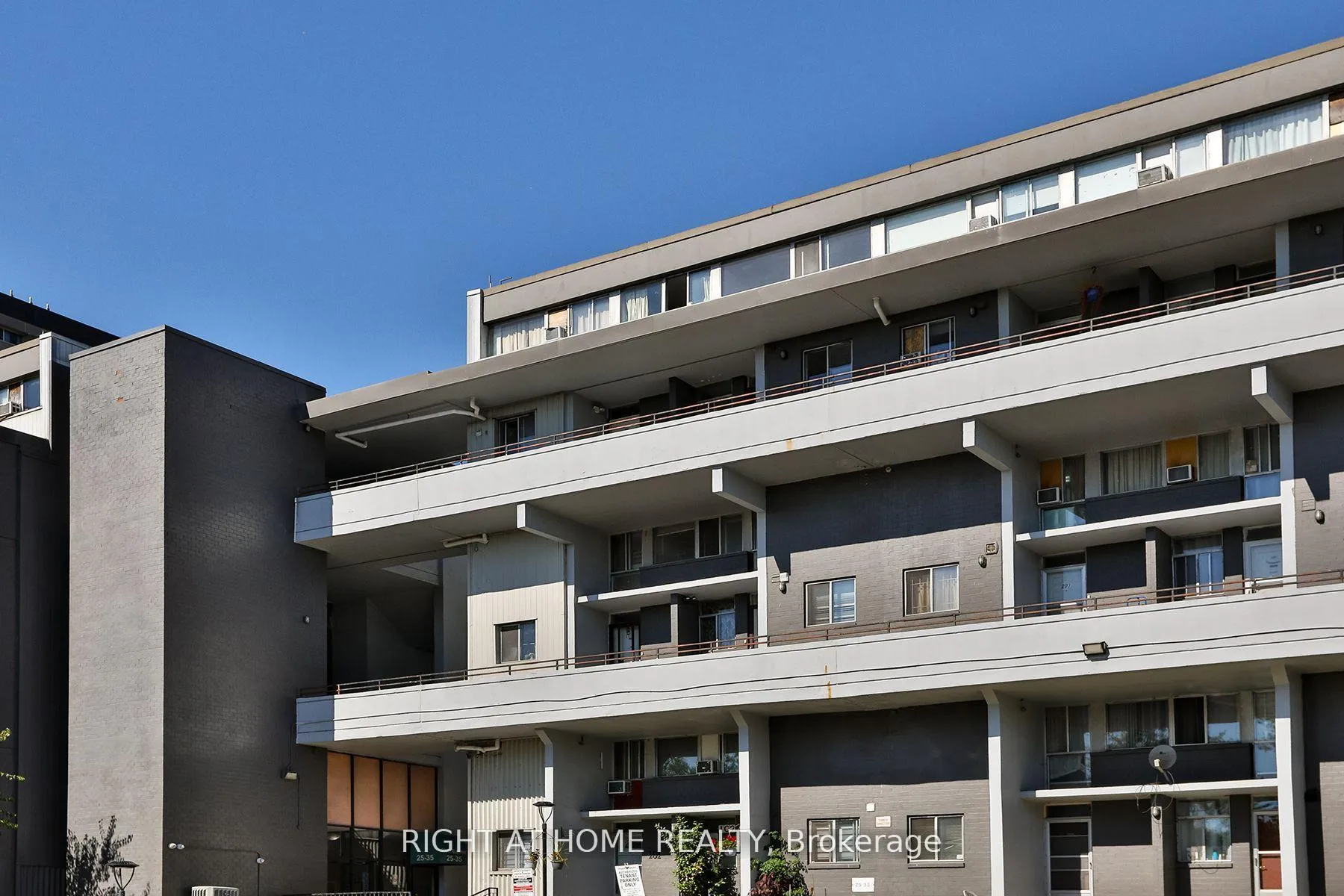 Front of Unit 302, 35 Sunny Glenway