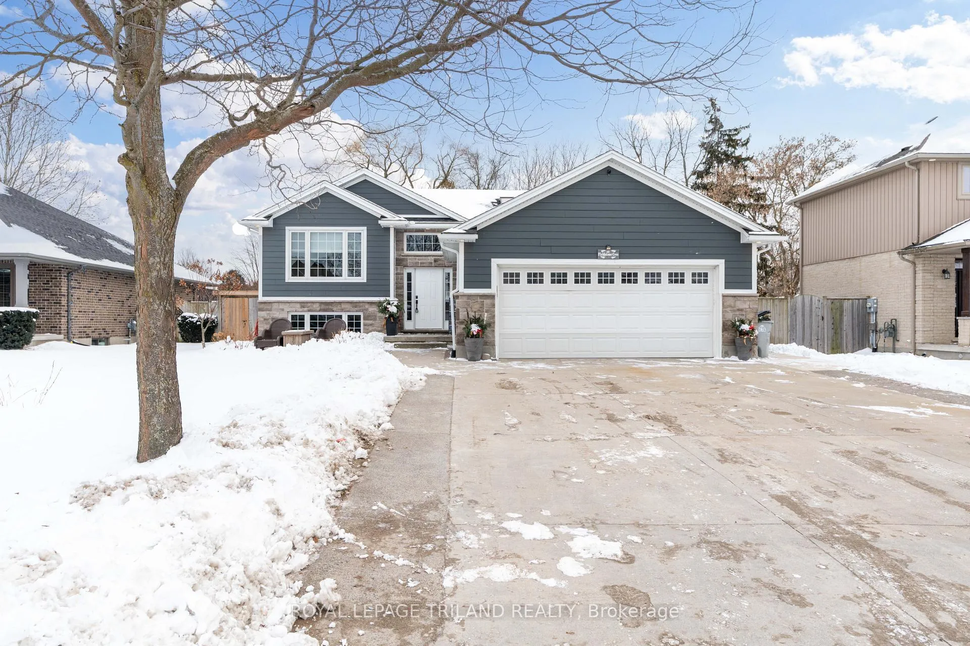 Photo 1 of 42 Fieldstone Crescent, Middlesex Centre, Komoka — HOMEH