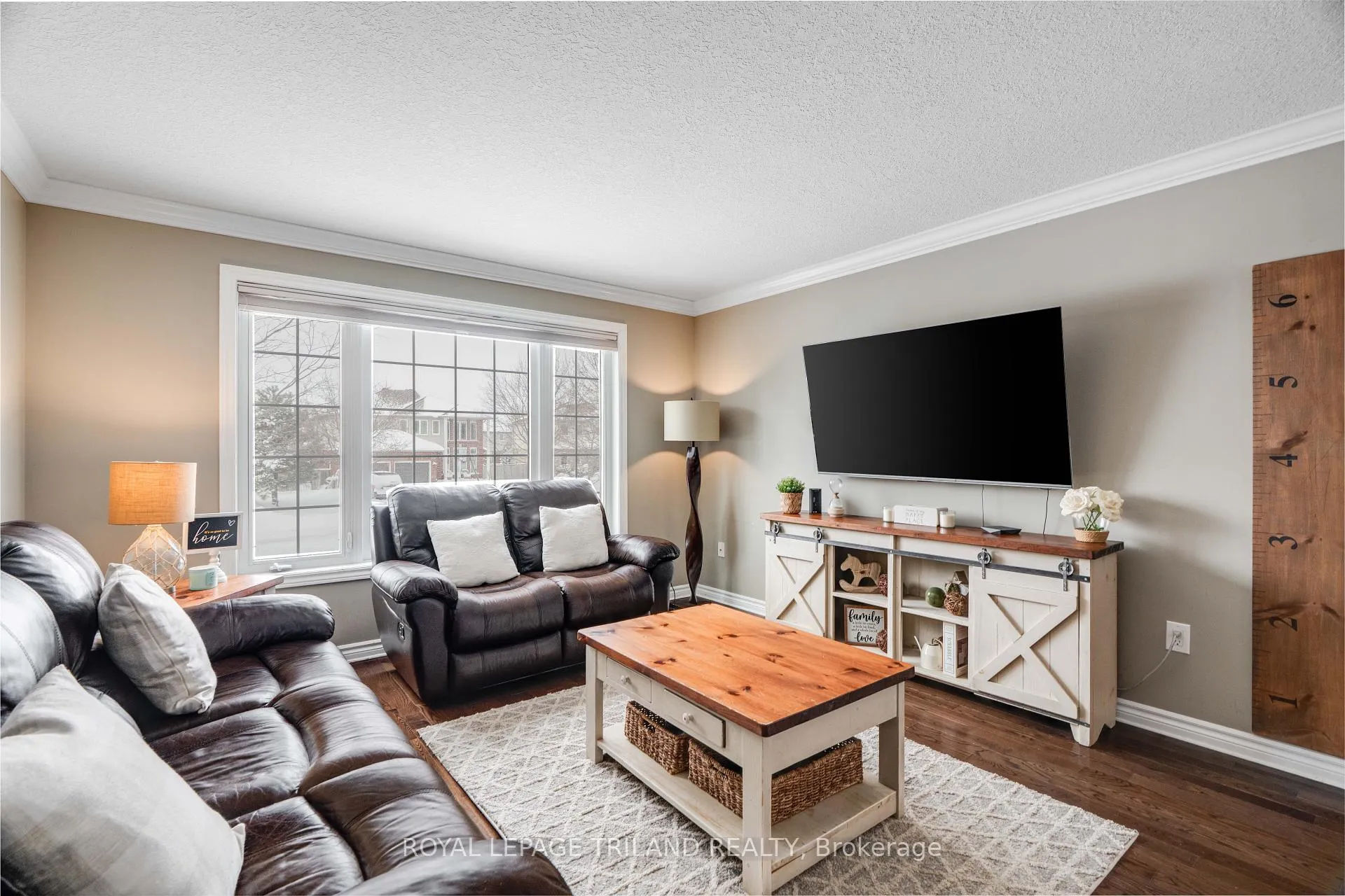 Photo 6 of 42 Fieldstone Crescent, Middlesex Centre, Komoka — HOMEH