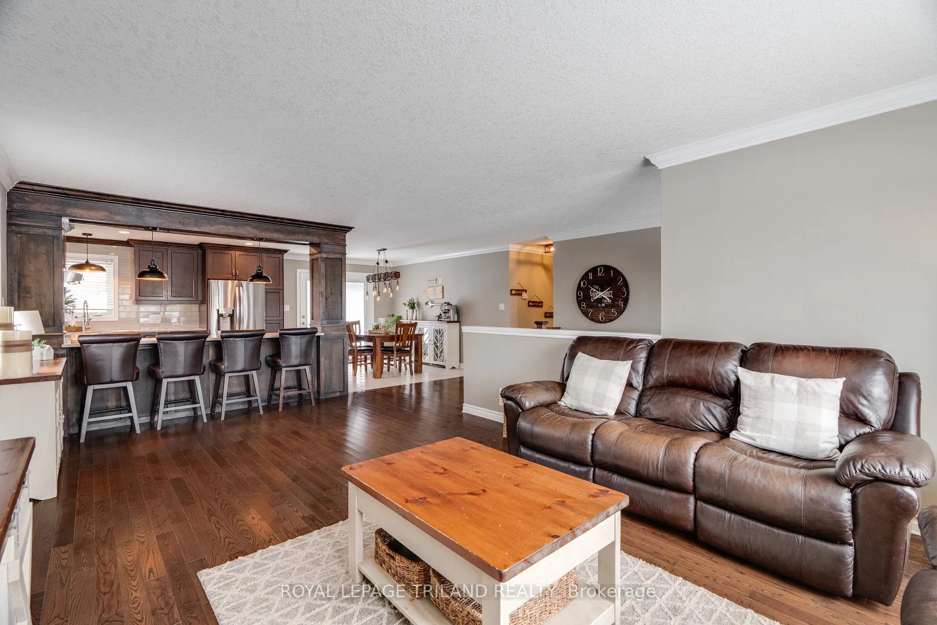 Photo 7 of 42 Fieldstone Crescent, Middlesex Centre, Komoka — HOMEH