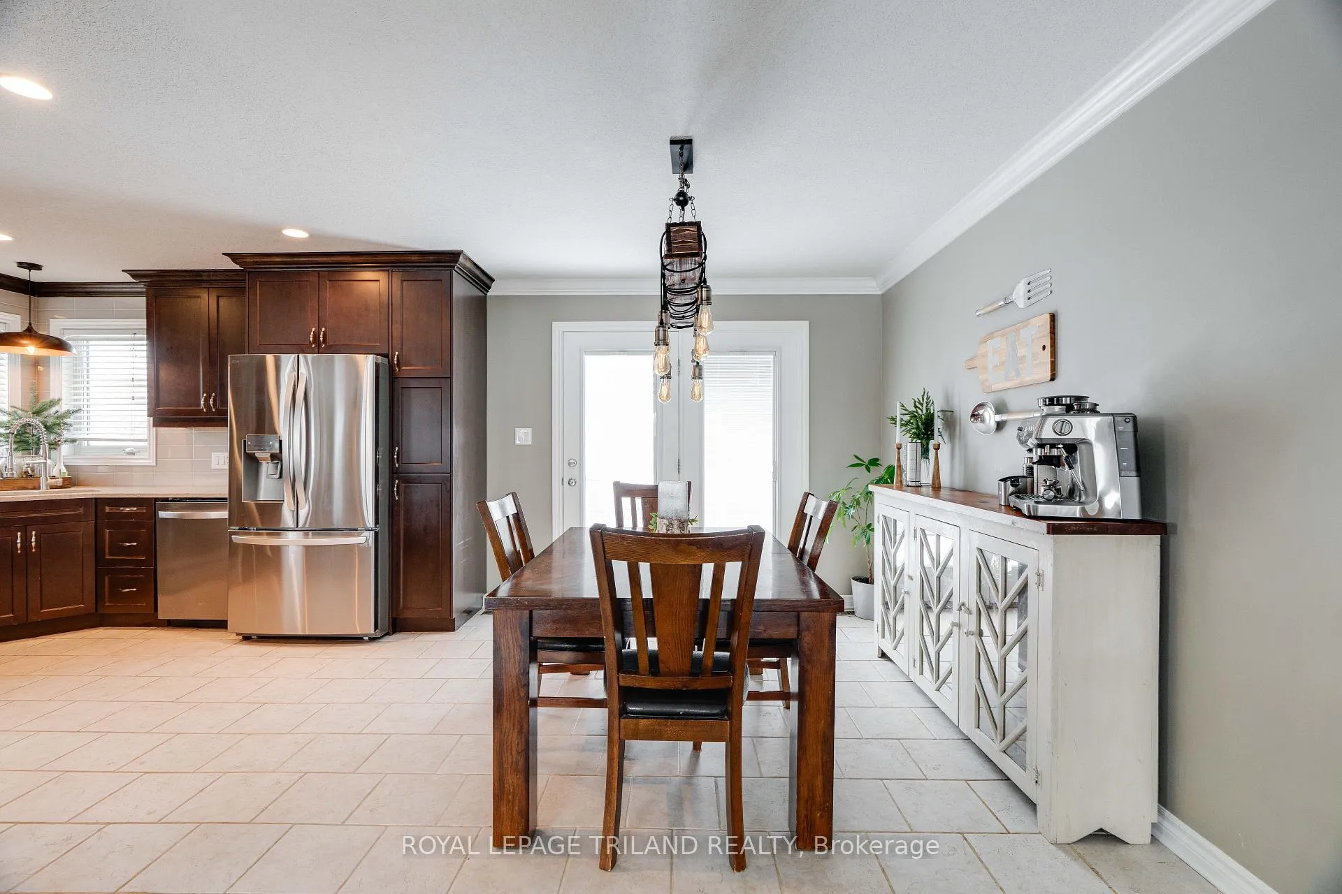 Photo 10 of 42 Fieldstone Crescent, Middlesex Centre, Komoka — HOMEH