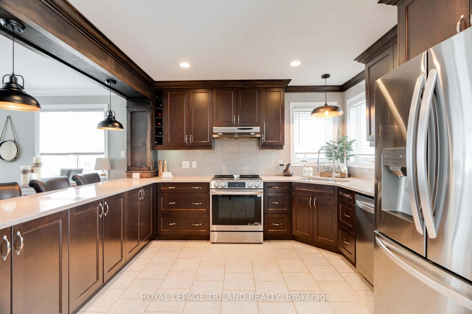 Photo 11 of 42 Fieldstone Crescent, Middlesex Centre, Komoka — HOMEH