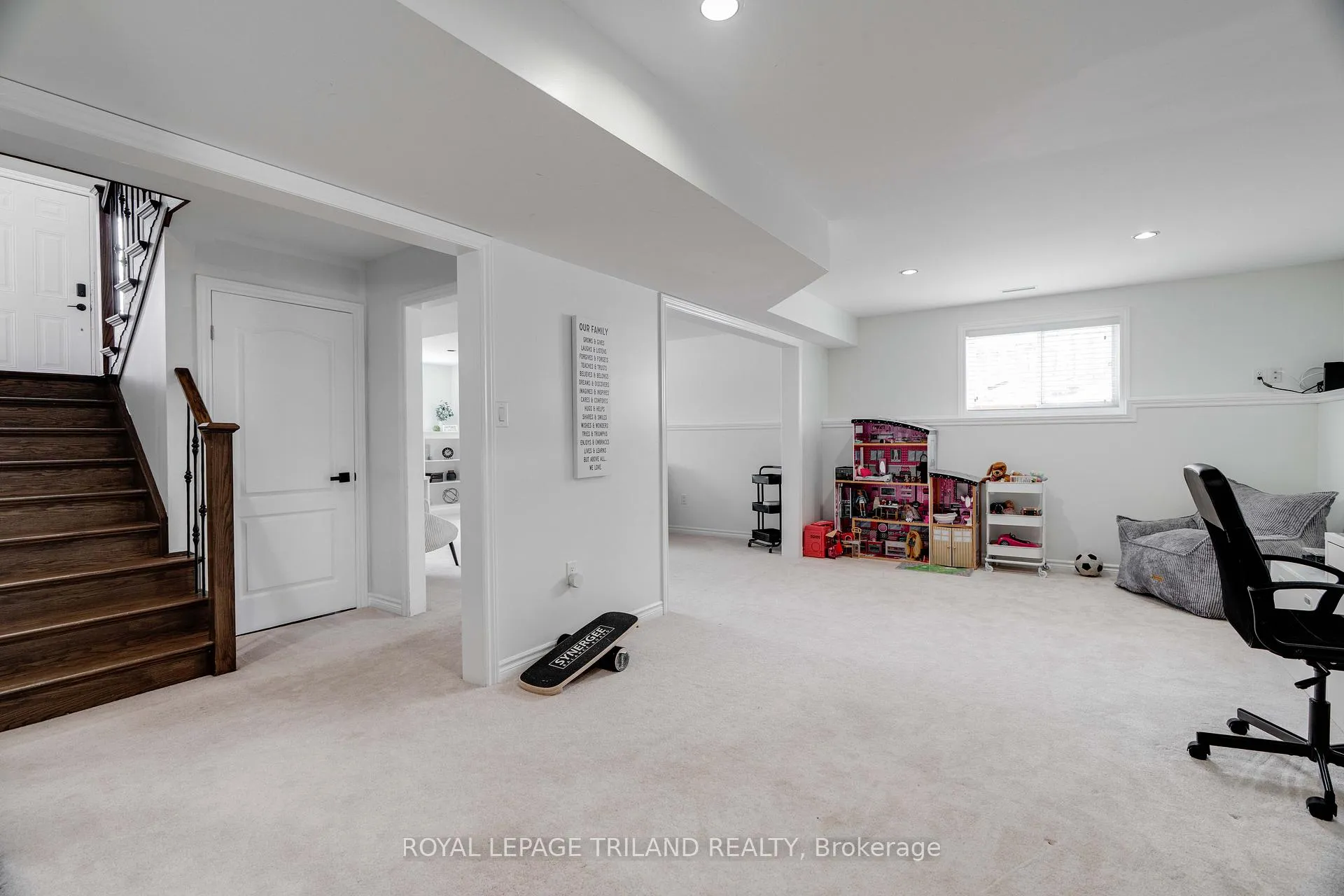 Photo 22 of 42 Fieldstone Crescent, Middlesex Centre, Komoka — HOMEH