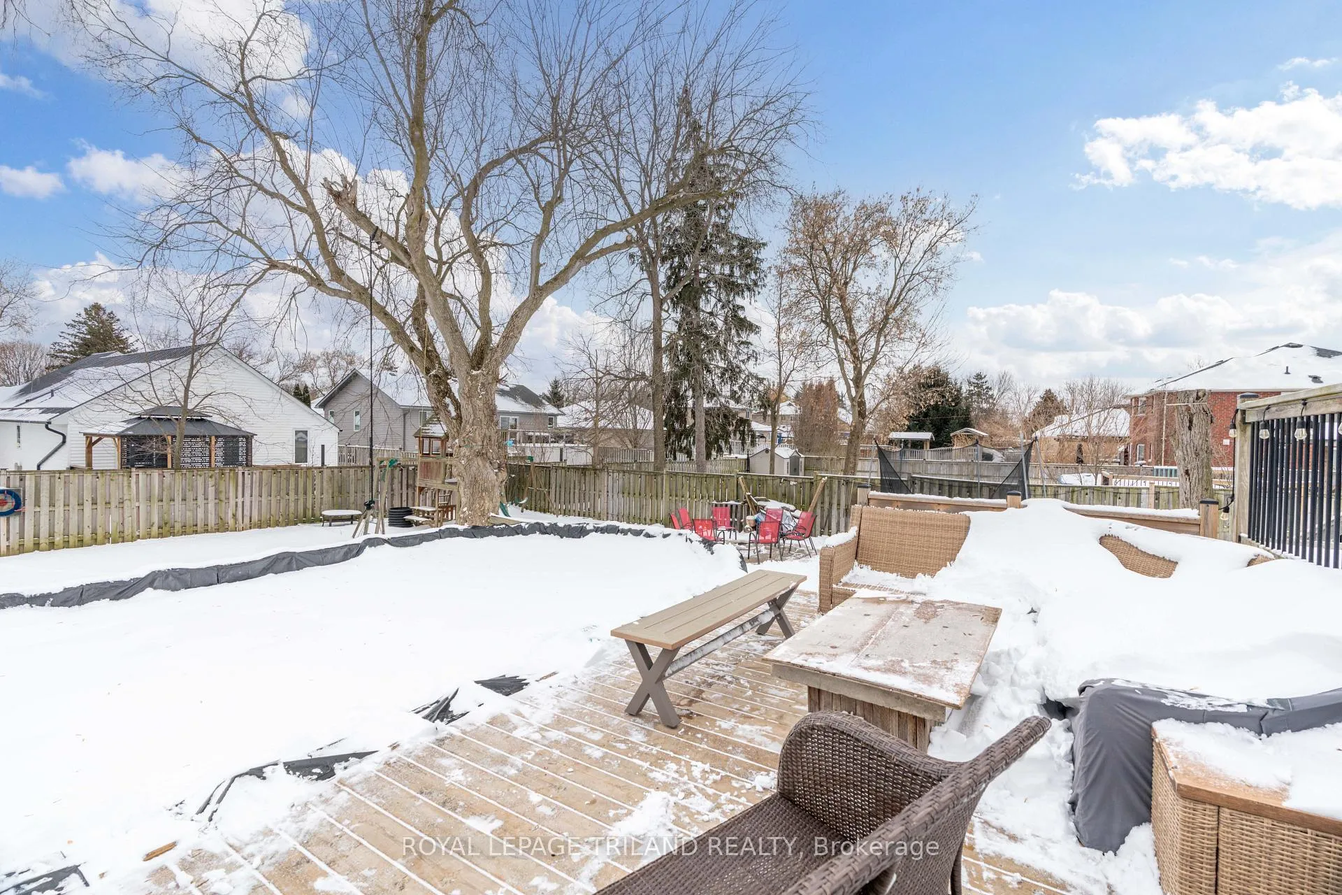 Photo 32 of 42 Fieldstone Crescent, Middlesex Centre, Komoka — HOMEH
