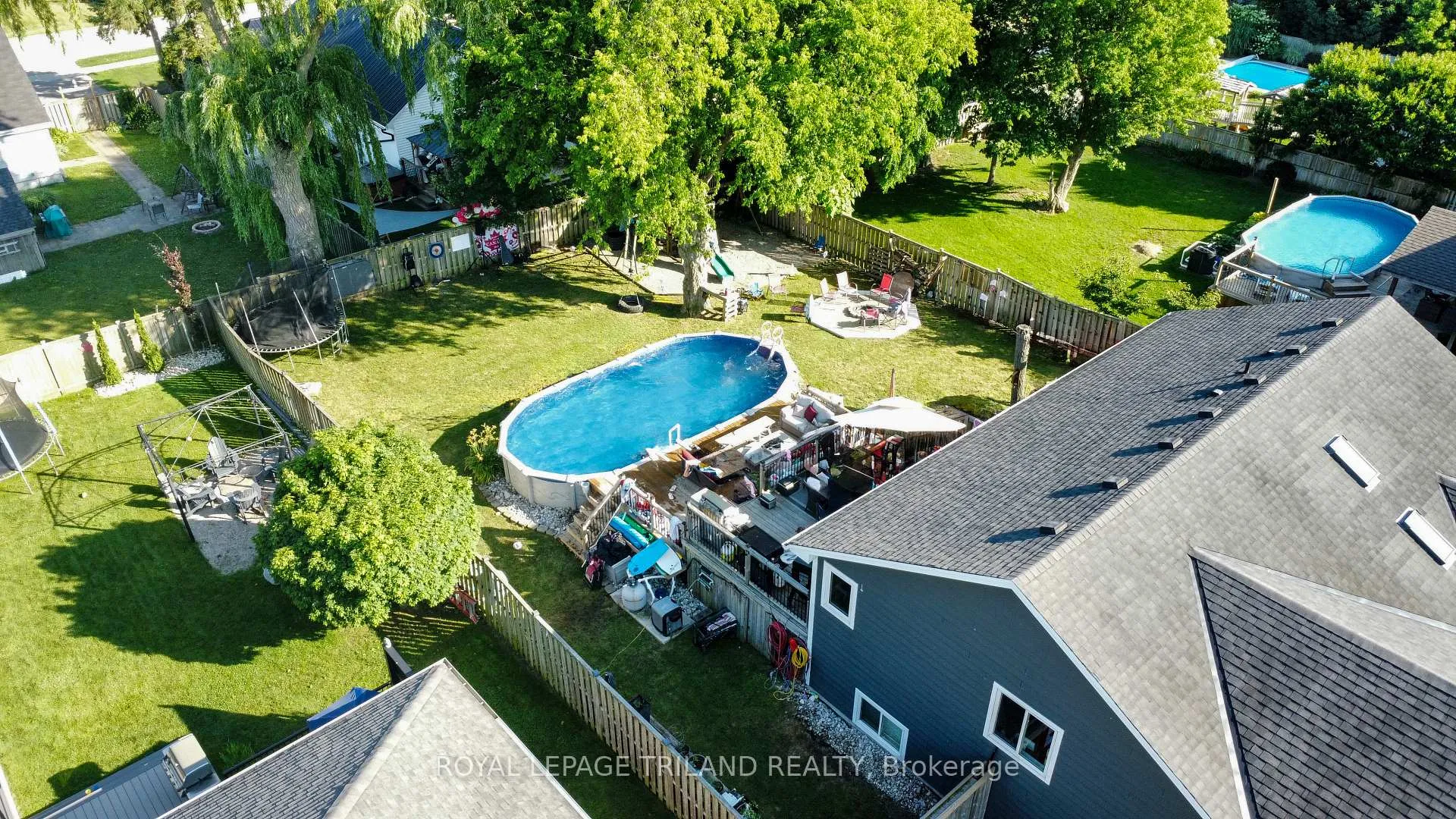 Photo 38 of 42 Fieldstone Crescent, Middlesex Centre, Komoka — HOMEH