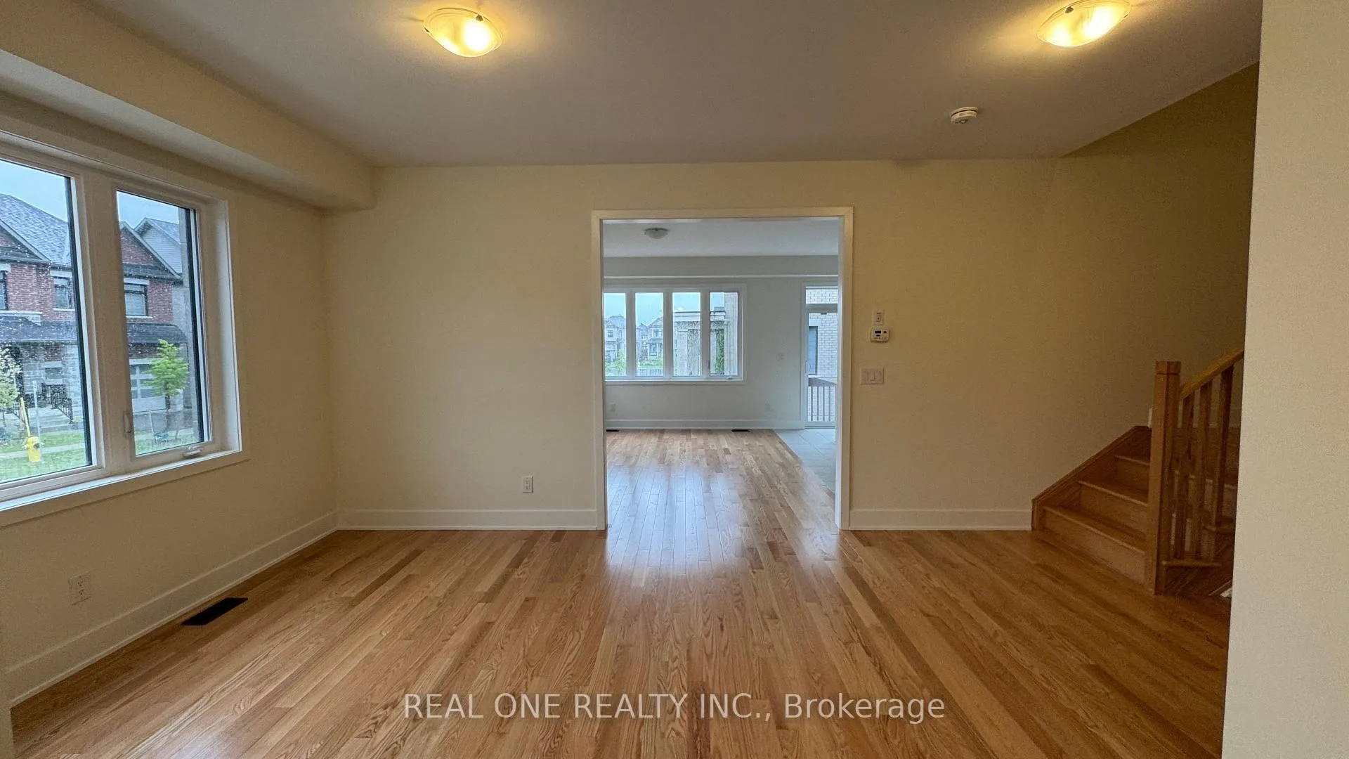 Photo 10 of 75 Robert Eaton Avenue, Markham, Middlefield — HOMEH