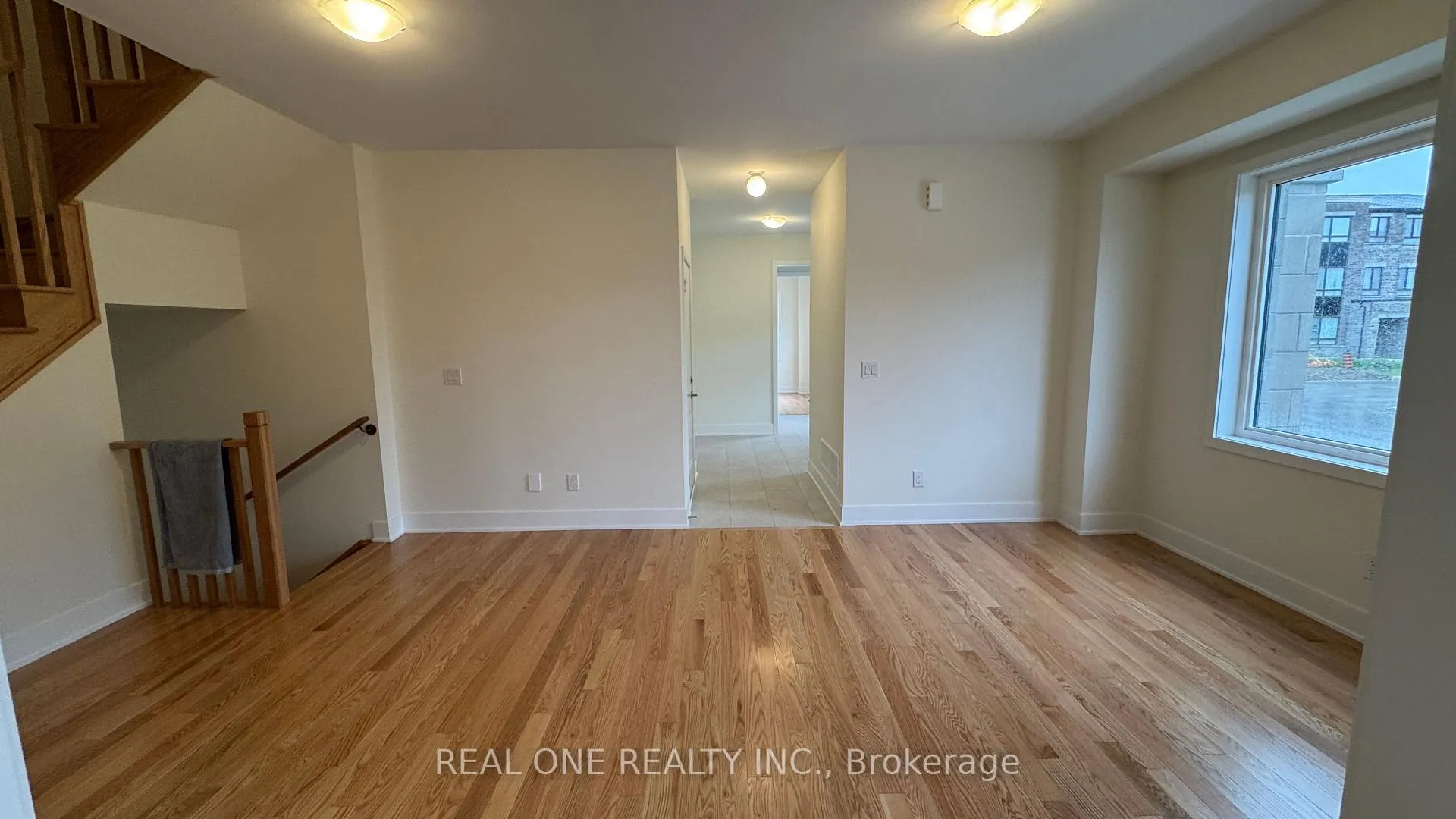 Photo 11 of 75 Robert Eaton Avenue, Markham, Middlefield — HOMEH