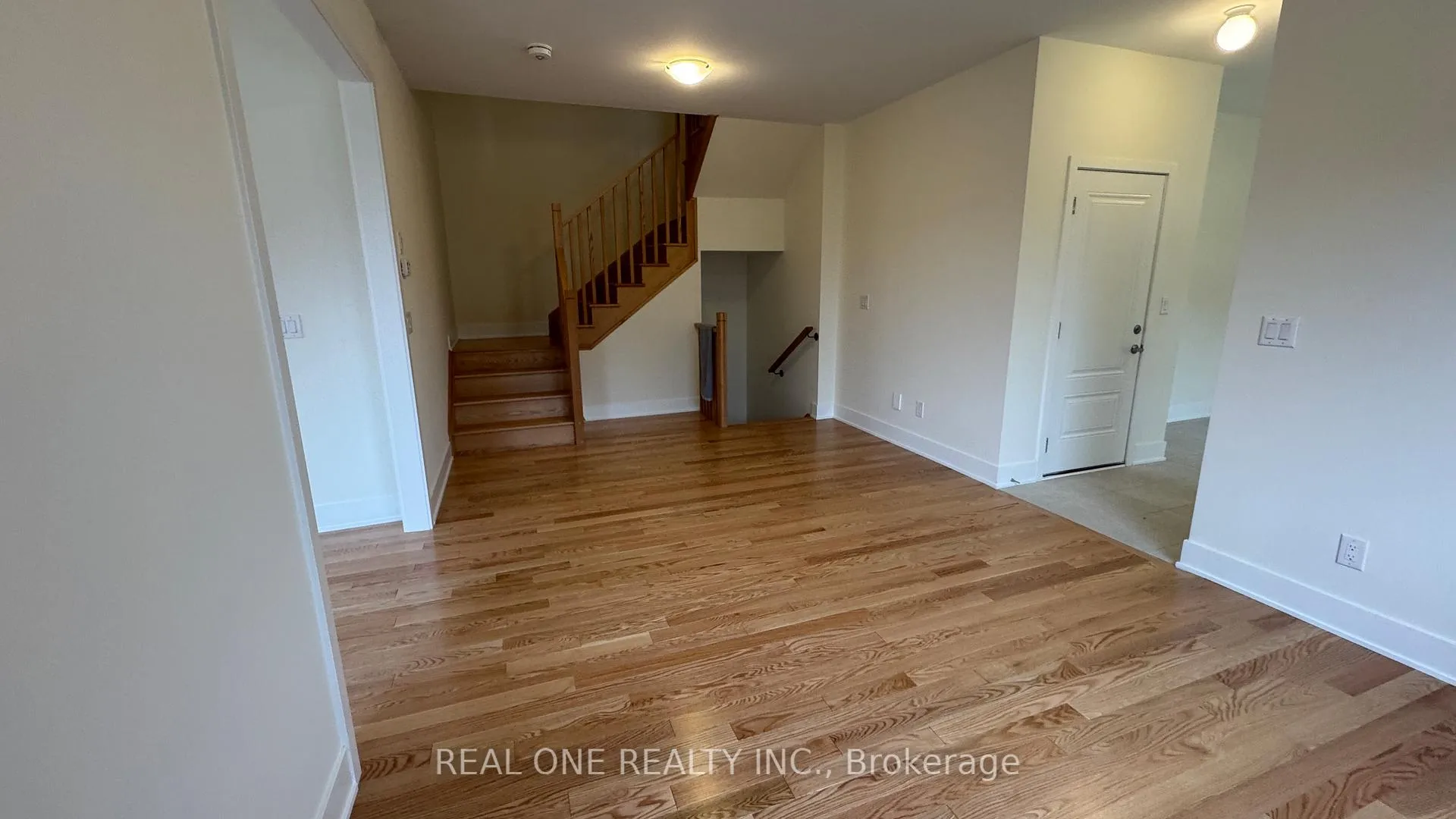 Photo 12 of 75 Robert Eaton Avenue, Markham, Middlefield — HOMEH