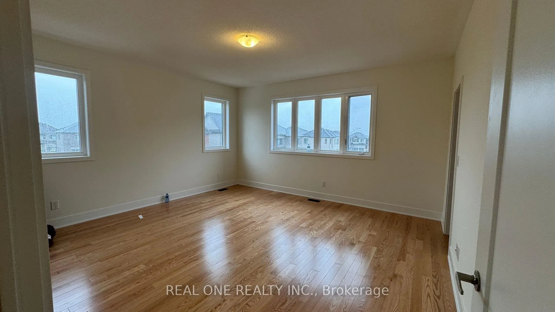 Photo 24 of 75 Robert Eaton Avenue, Markham, Middlefield — HOMEH