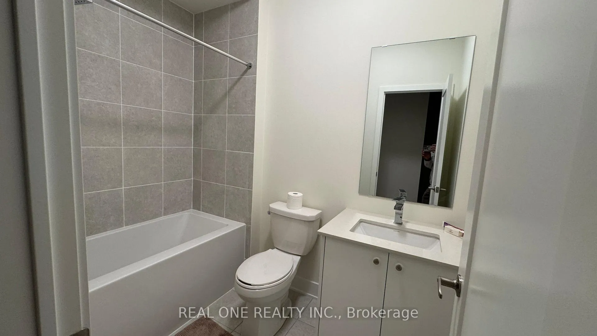 Photo 34 of 75 Robert Eaton Avenue, Markham, Middlefield — HOMEH