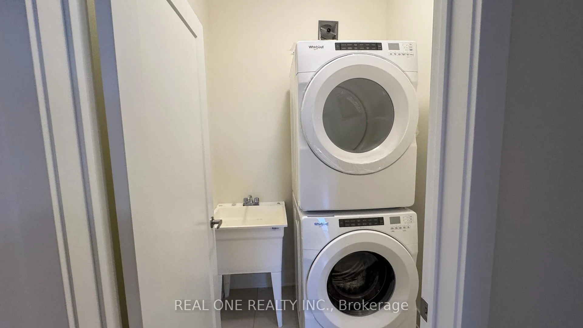 Photo 37 of 75 Robert Eaton Avenue, Markham, Middlefield — HOMEH
