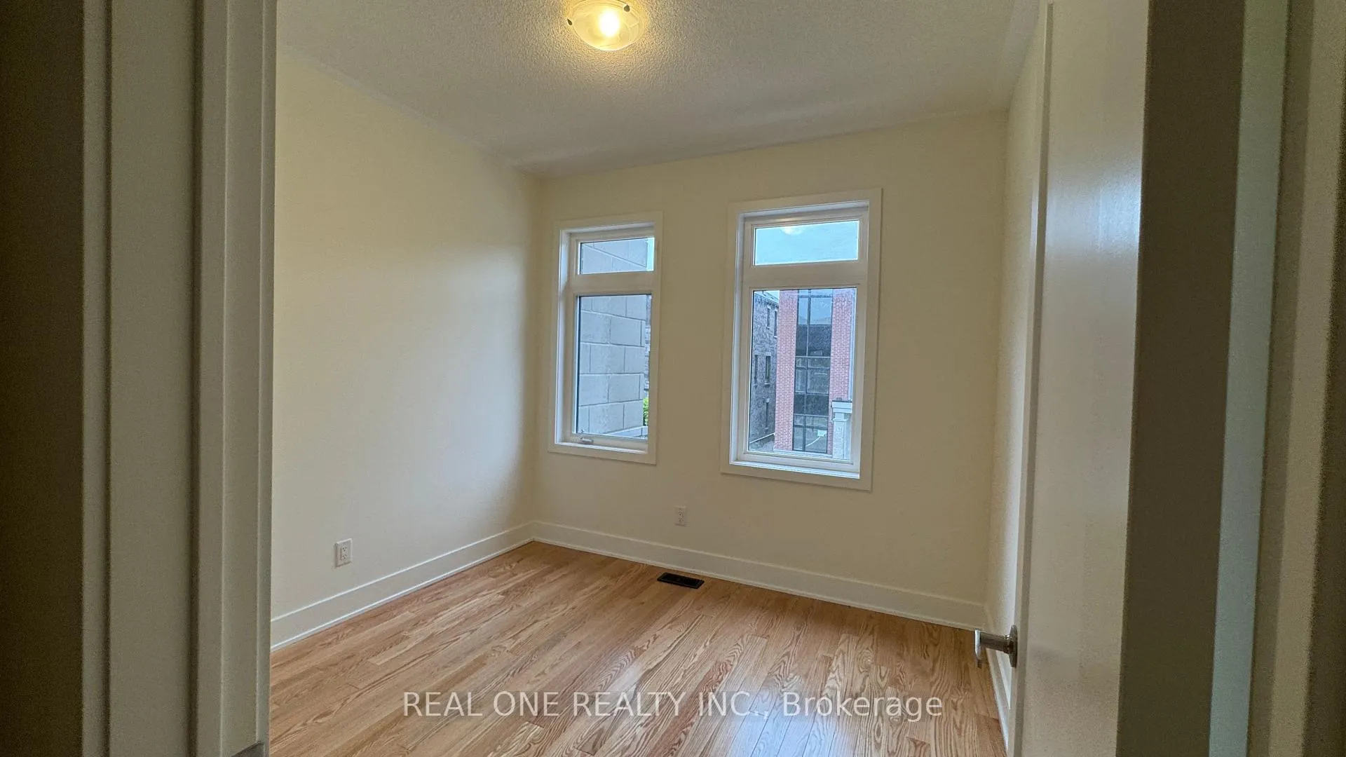 Photo 42 of 75 Robert Eaton Avenue, Markham, Middlefield — HOMEH