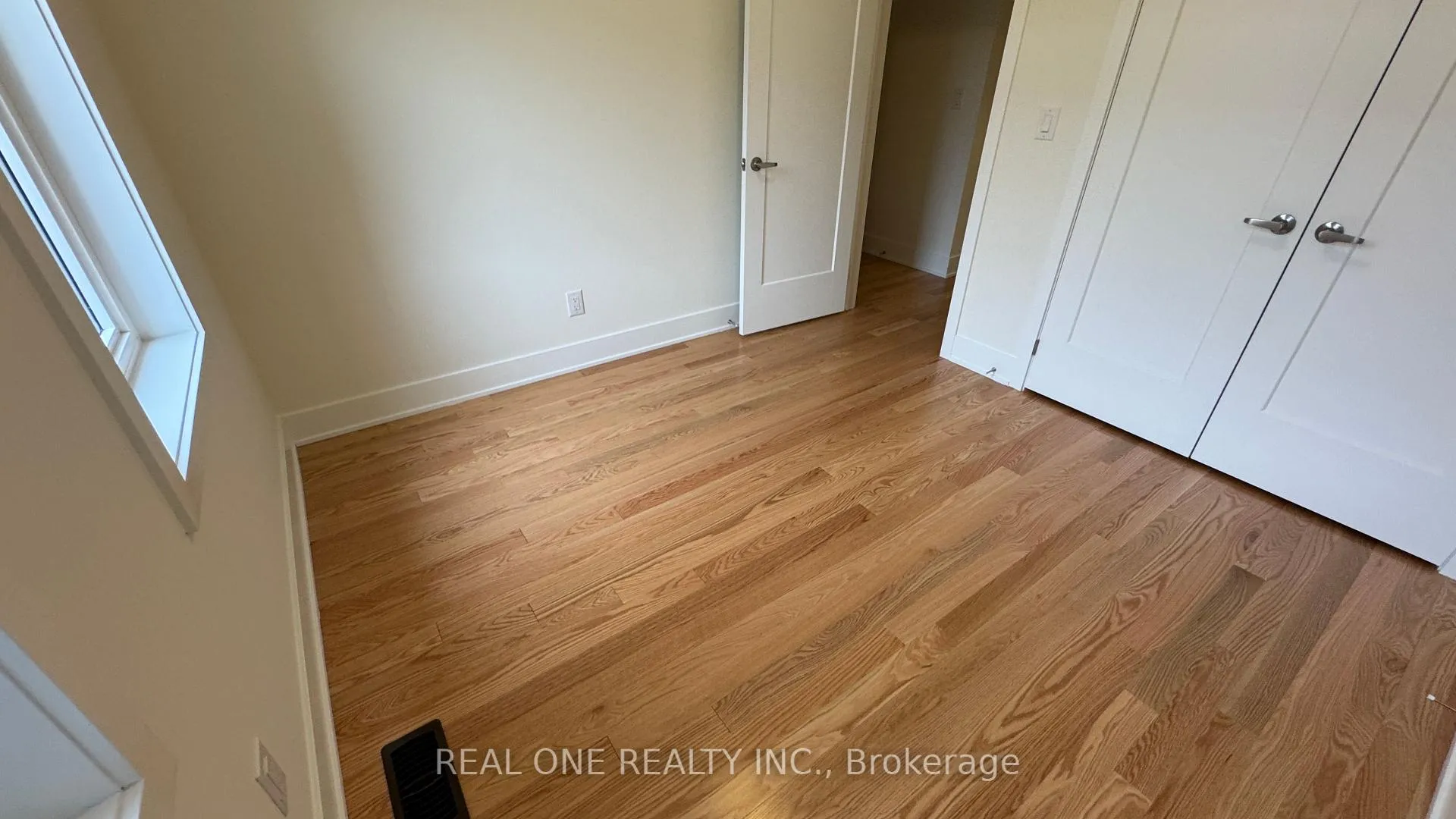 Photo 43 of 75 Robert Eaton Avenue, Markham, Middlefield — HOMEH