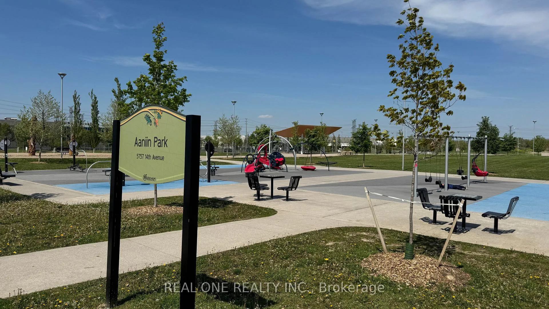 Photo 49 of 75 Robert Eaton Avenue, Markham, Middlefield — HOMEH