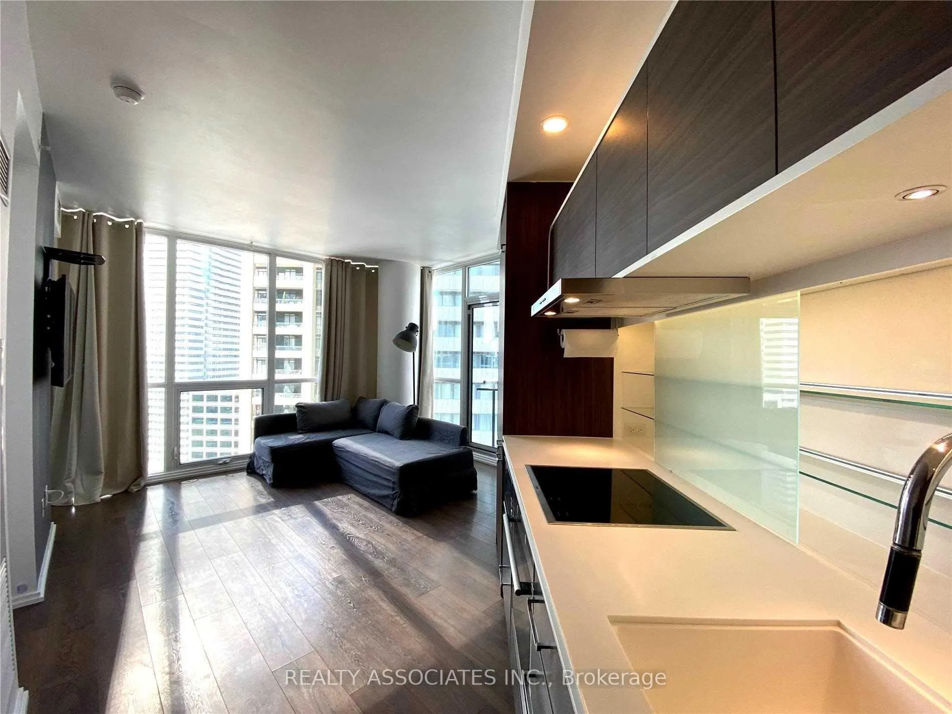 Photo 5 of Unit 3107, 45 Charles Street E, Toronto, Church-Yonge Corridor — HOMEH
