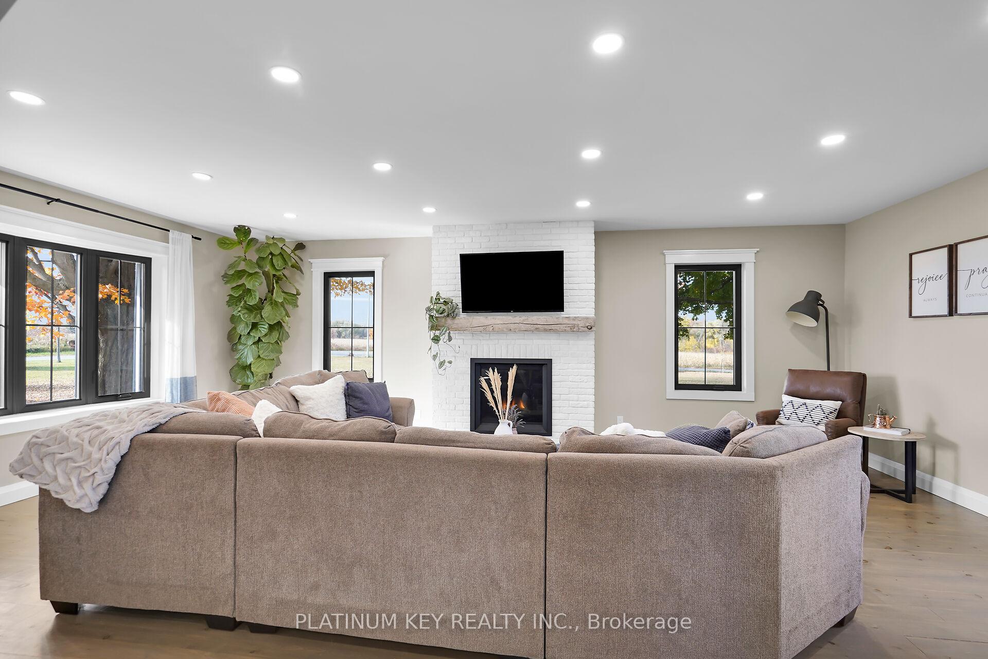 Photo 11 of 582 West Quarter Townline Road, Brant, Burford — HOMEH