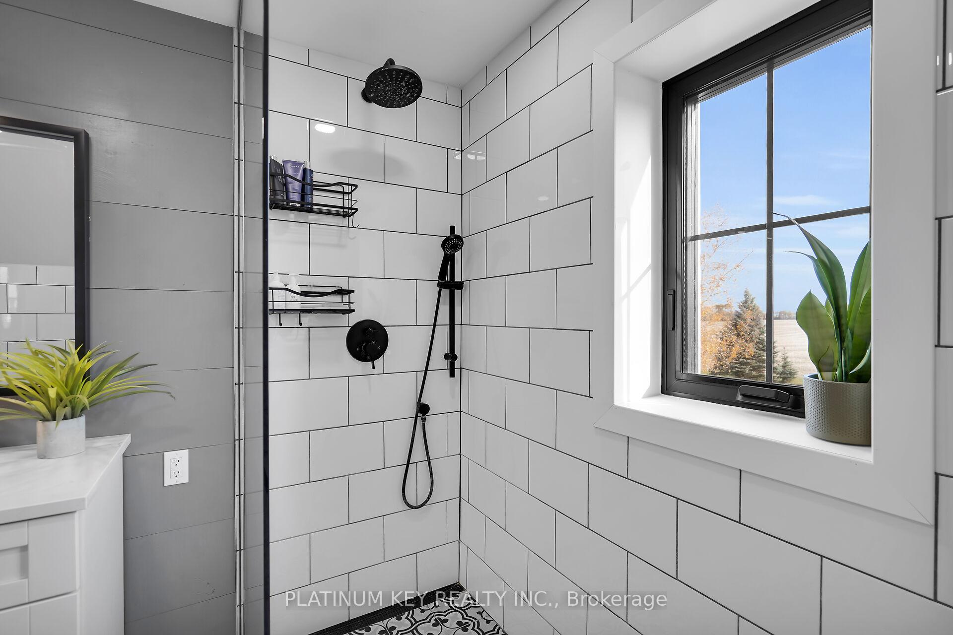 Photo 23 of 582 West Quarter Townline Road, Brant, Burford — HOMEH
