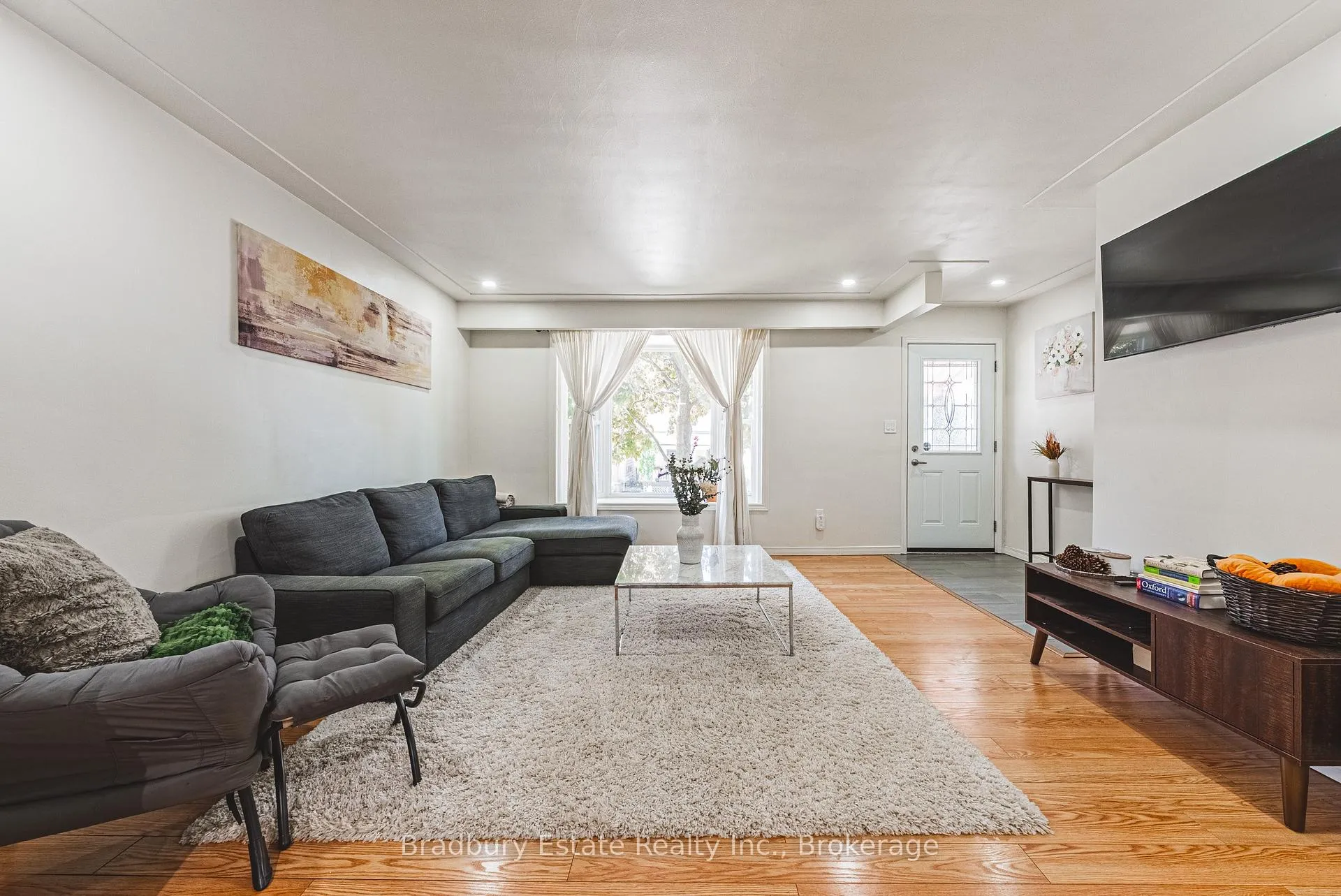 Photo 2 of 13 East 21st Street, Hamilton, Eastmount — HOMEH